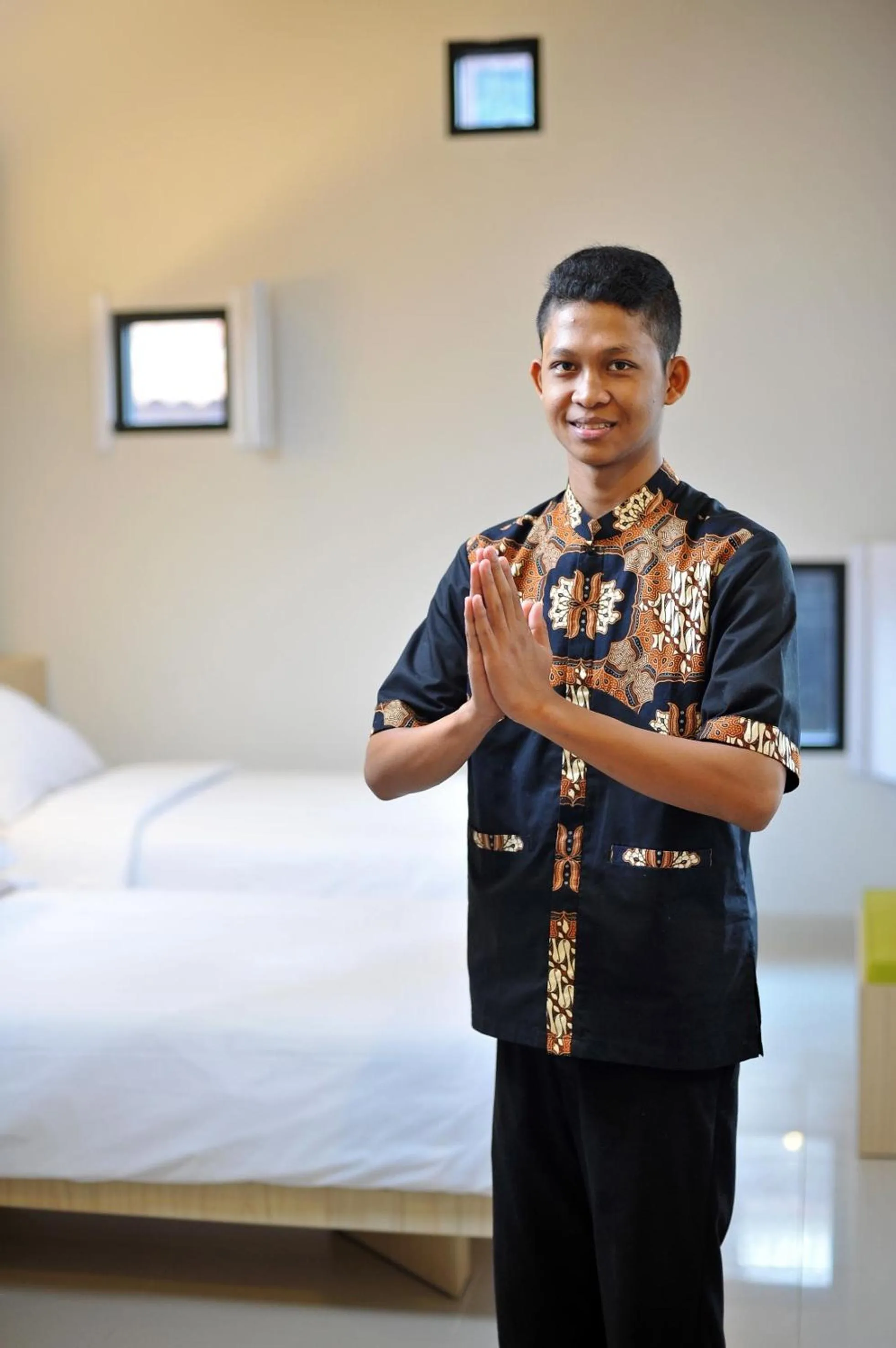 Staff, Bed in Arjuna Hotel Batu City