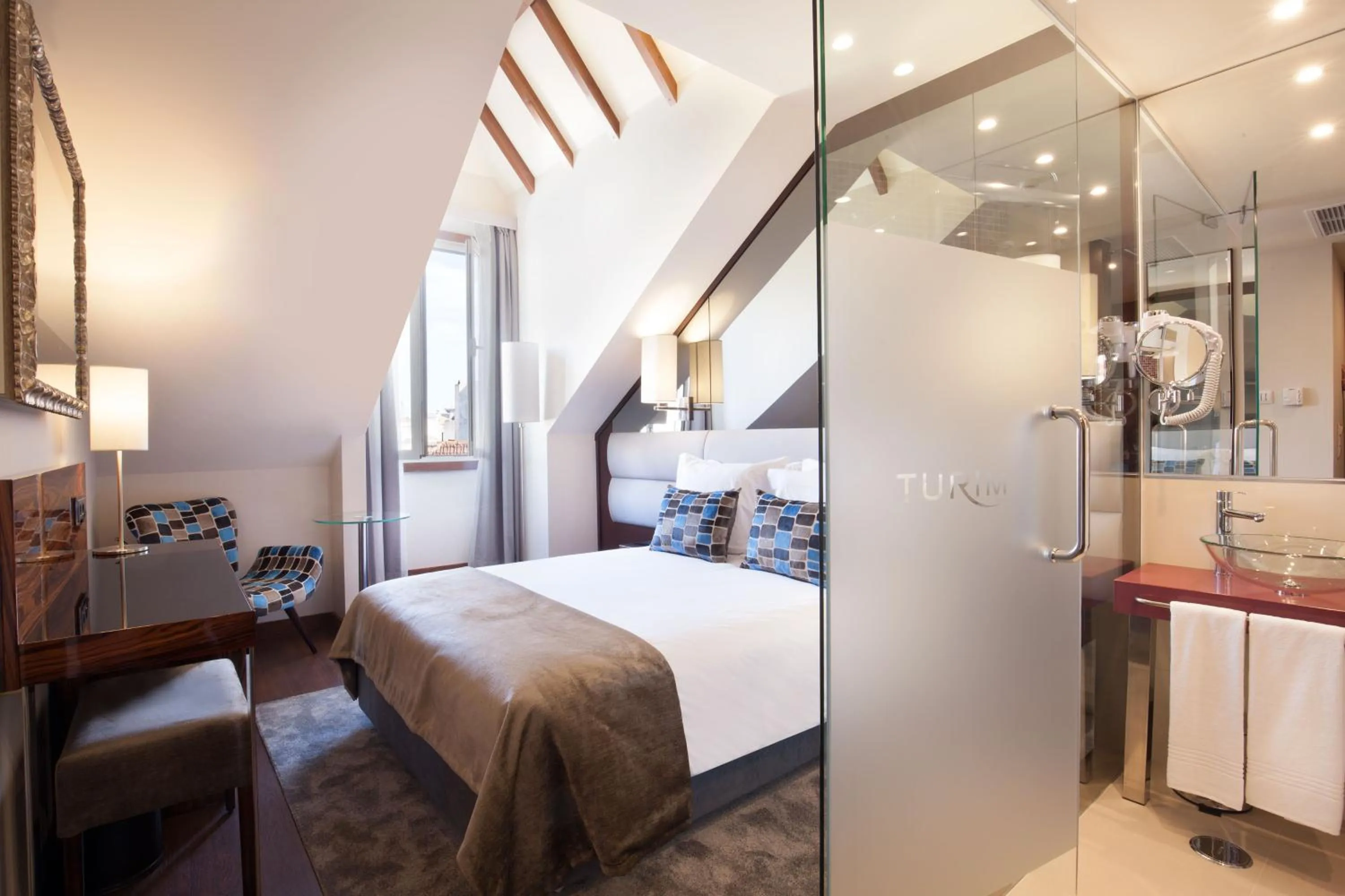 Bed in TURIM Terreiro do Paço Hotel