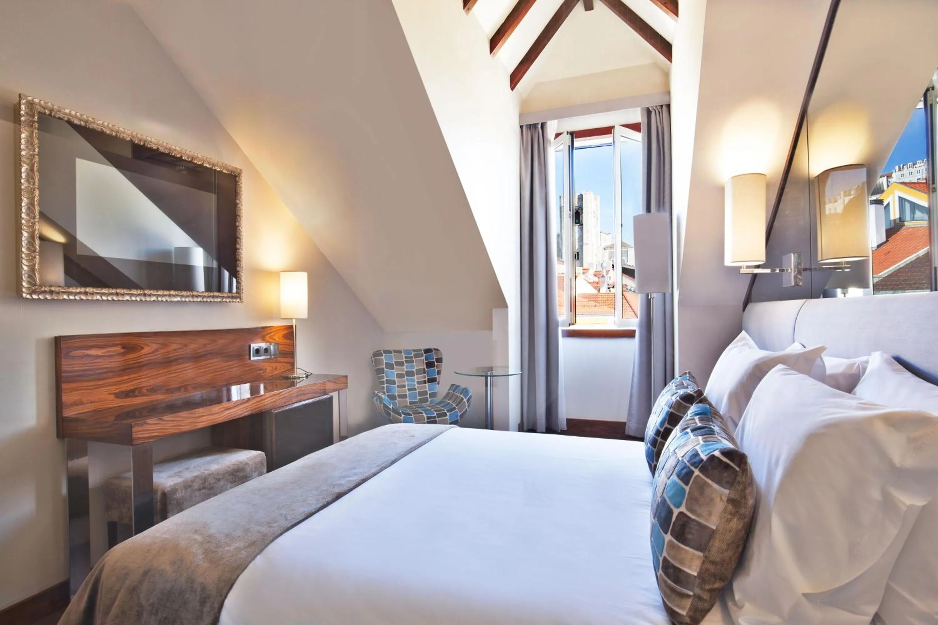 Bed in TURIM Terreiro do Paço Hotel