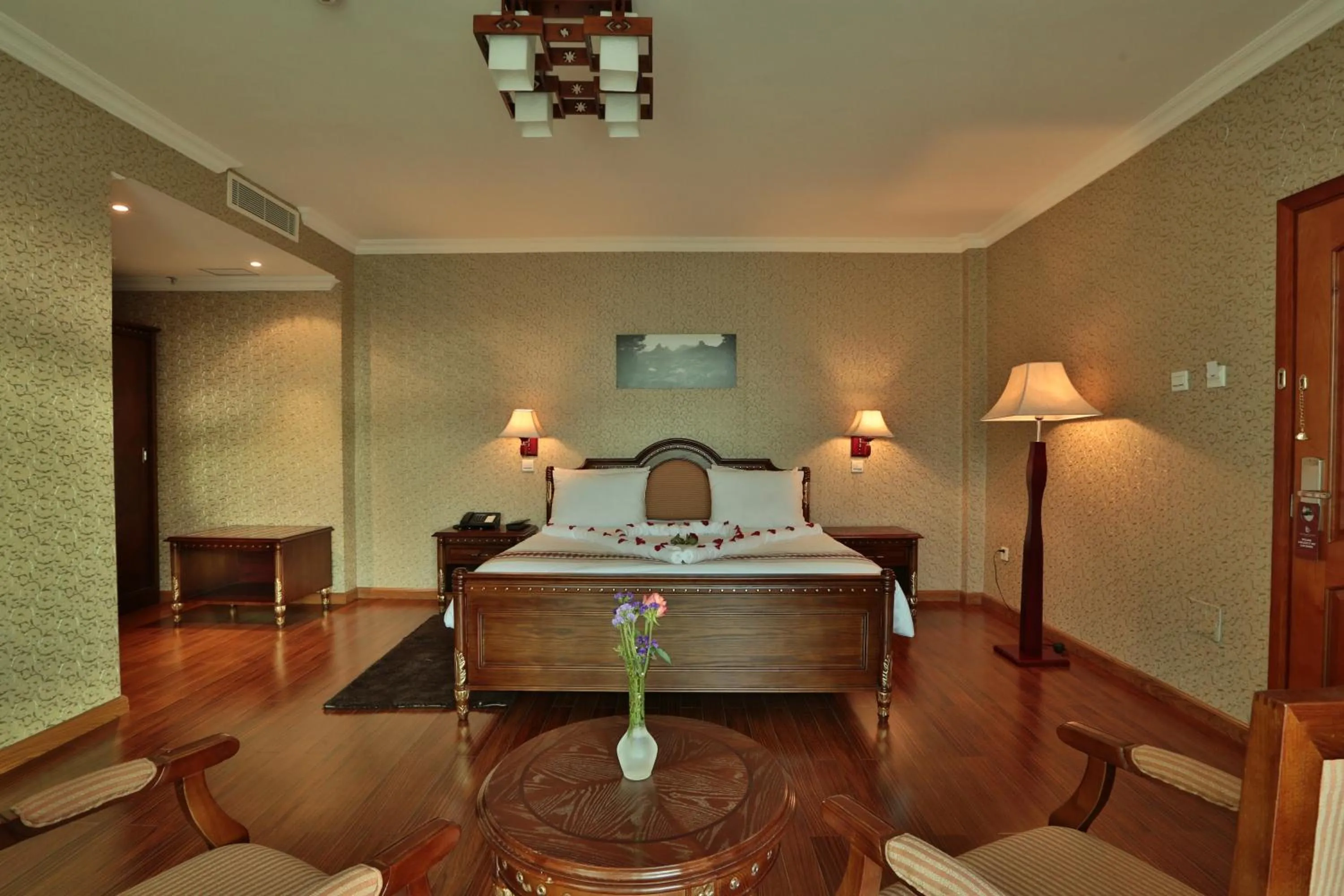 Bedroom, Bed in Abyssinia Renaissance Hotel