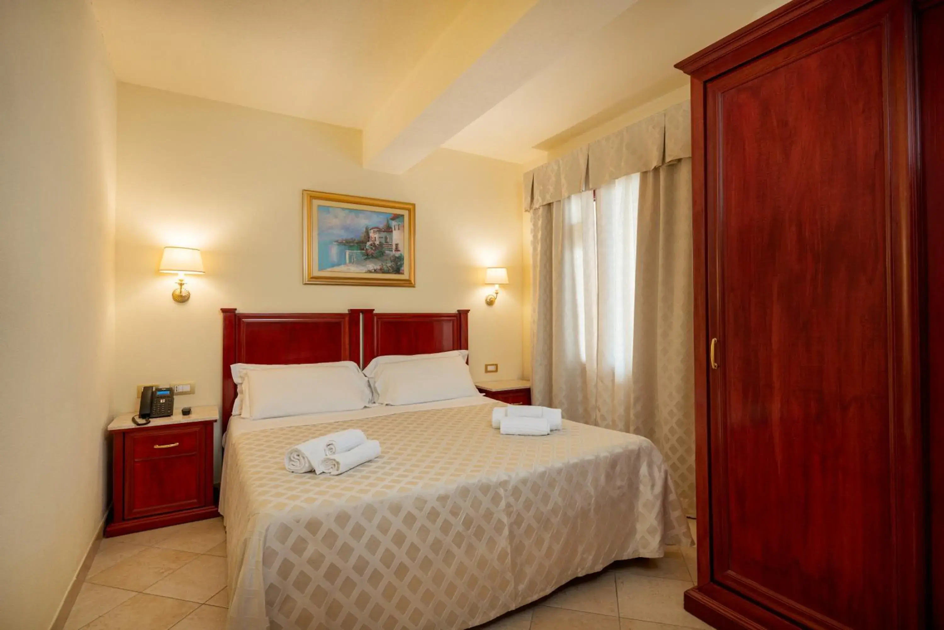 Economy Double Room in Hotel Regina Elena Economy Double Room in Hotel Regina Elena