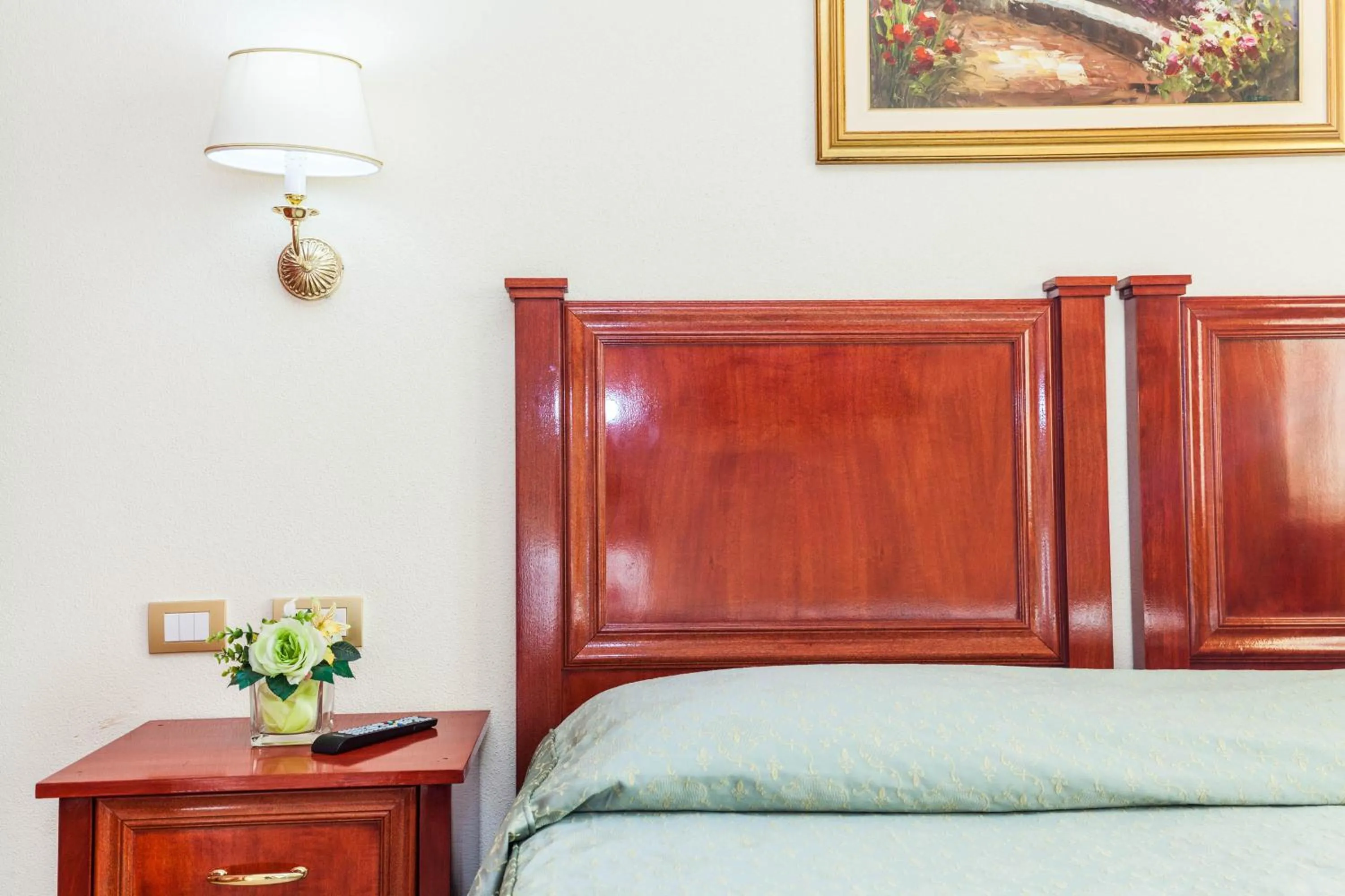 Bed in Hotel Regina Elena