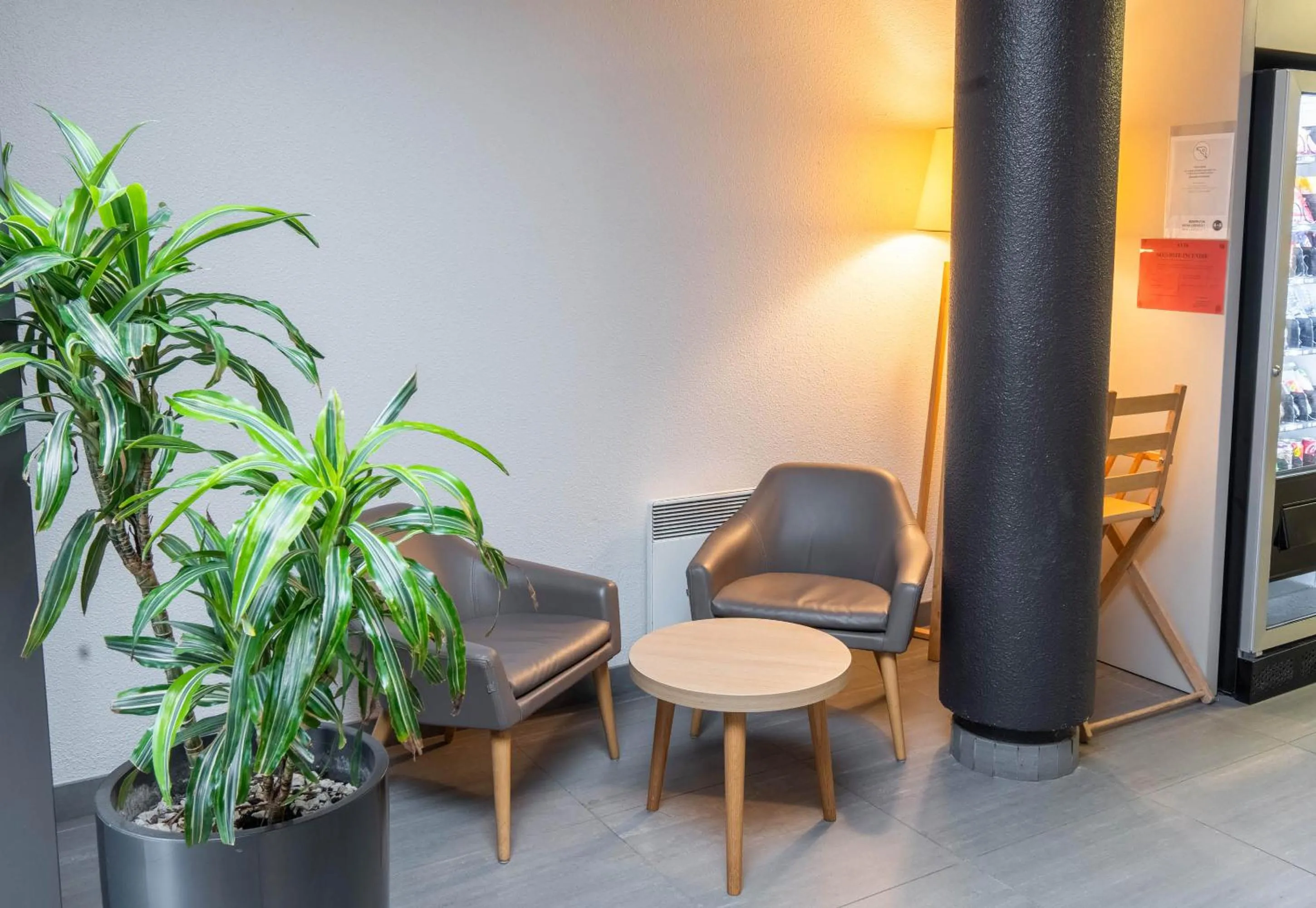 Lobby or reception in B&B HOTEL Limoges 1