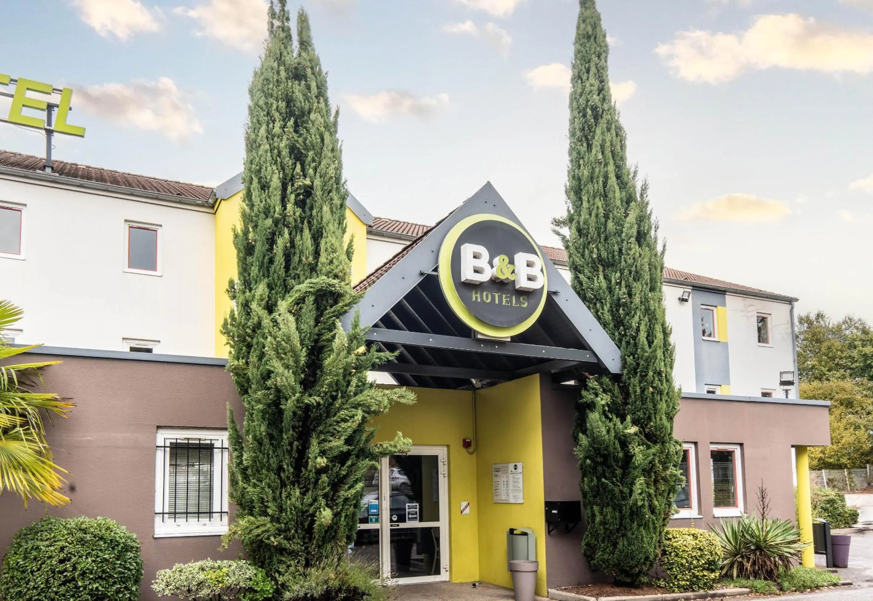 Property building in B&B HOTEL Limoges 1