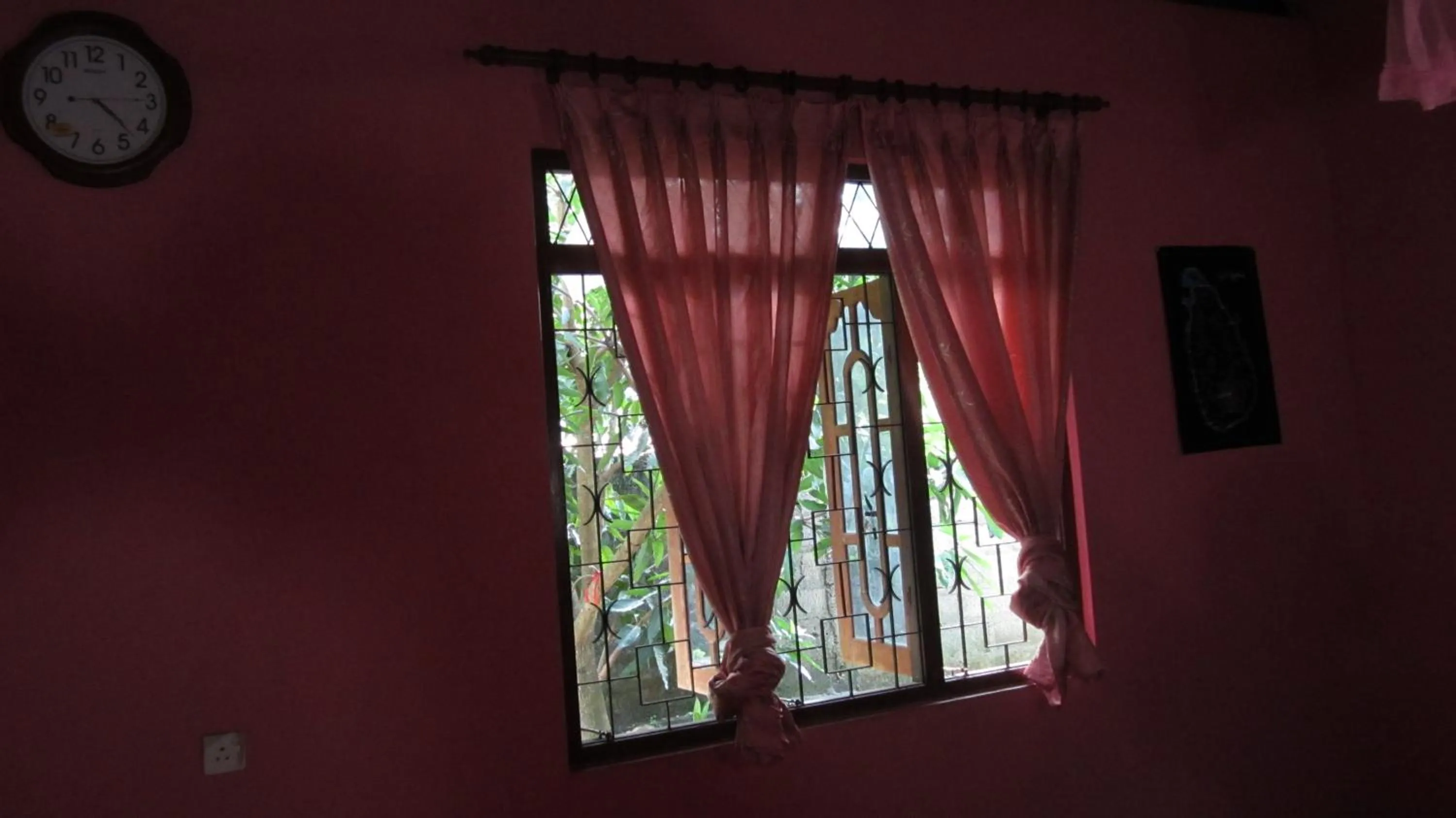 Restaurant/places to eat in Ranith Villa