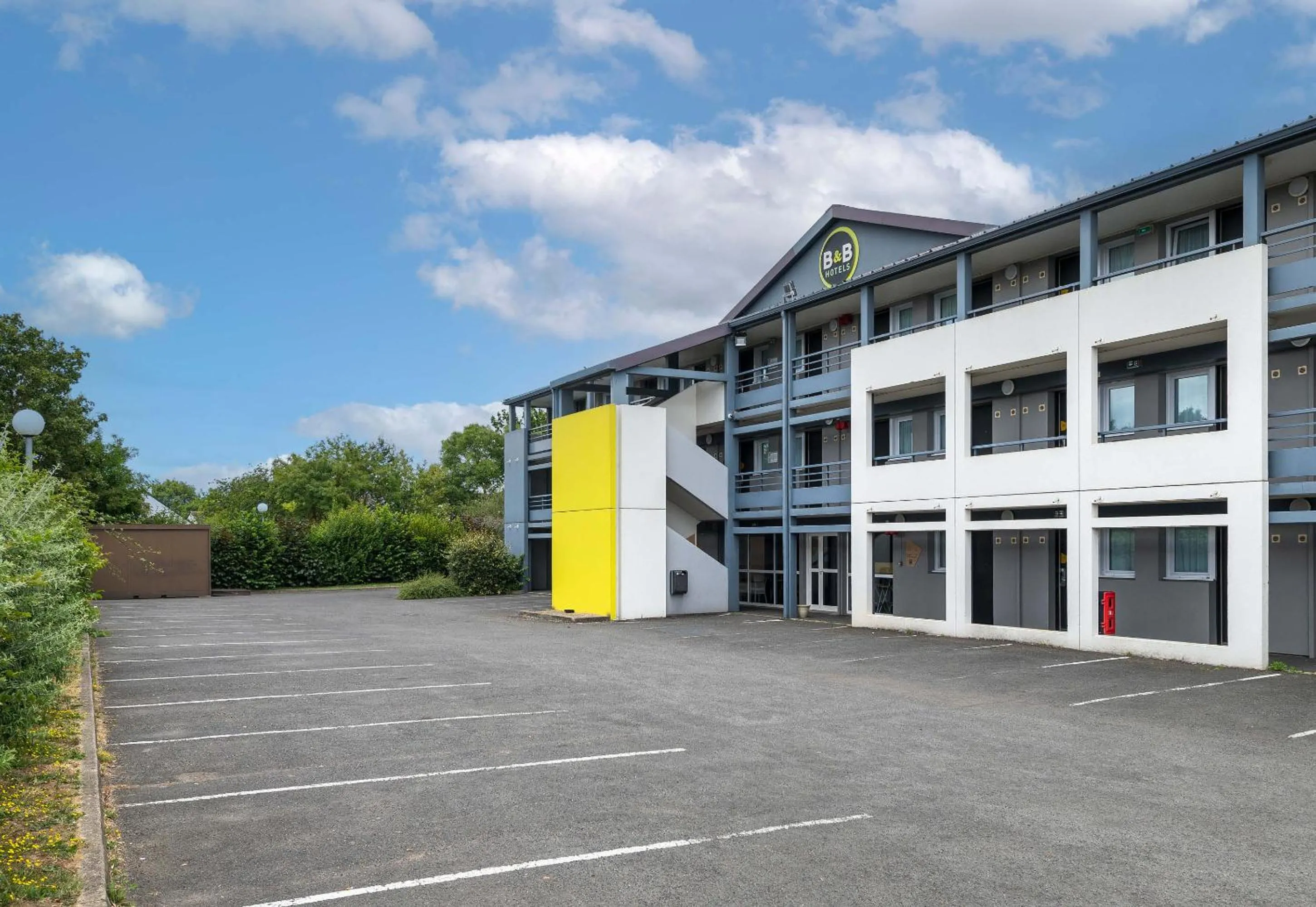 Property building in B&B HOTEL Angers 1 Beaucouzé