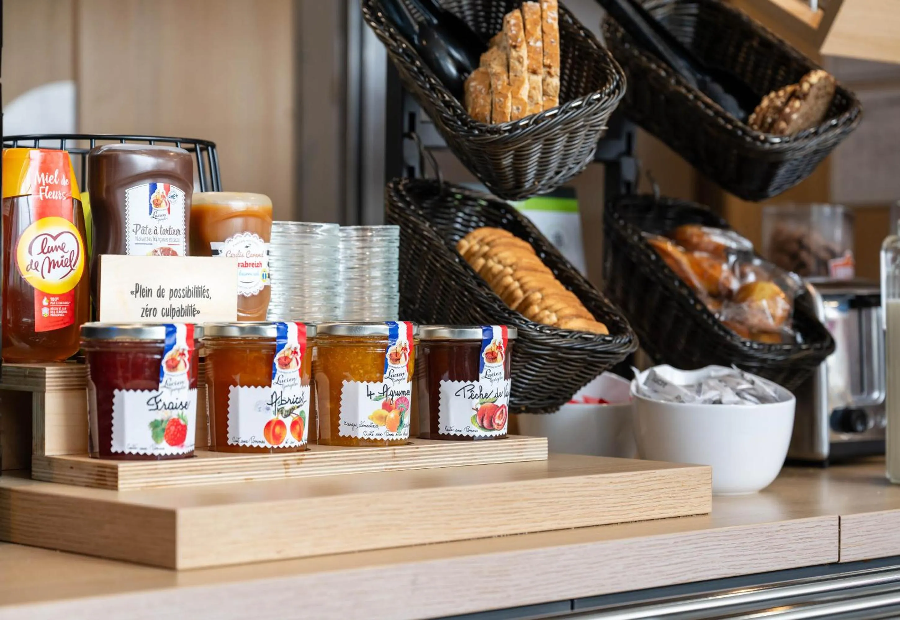 Breakfast in B&B HOTEL Lille Roubaix Campus Gare