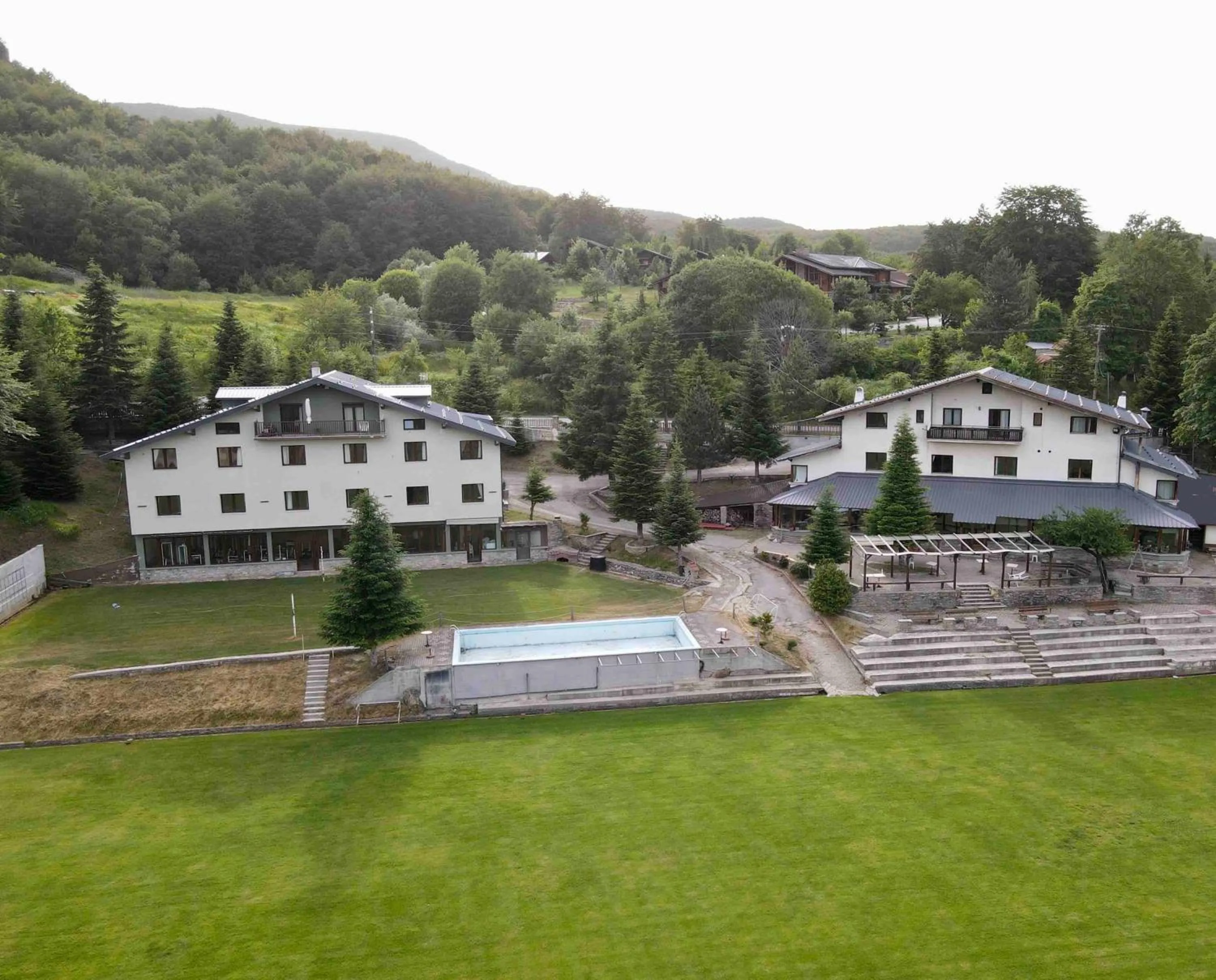 Property building in Naoussa Mountain Resort