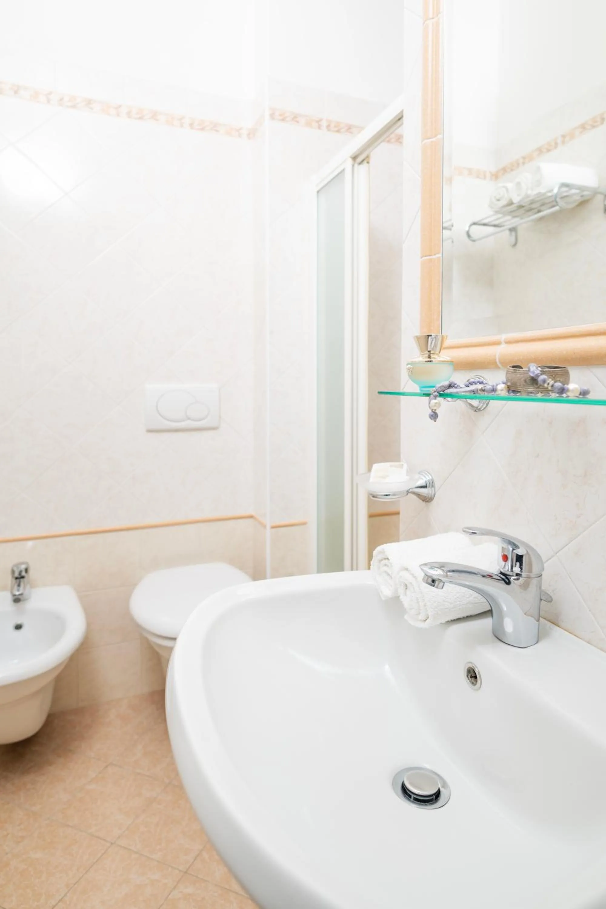 Shower in Hotel Rosa Maria Elite