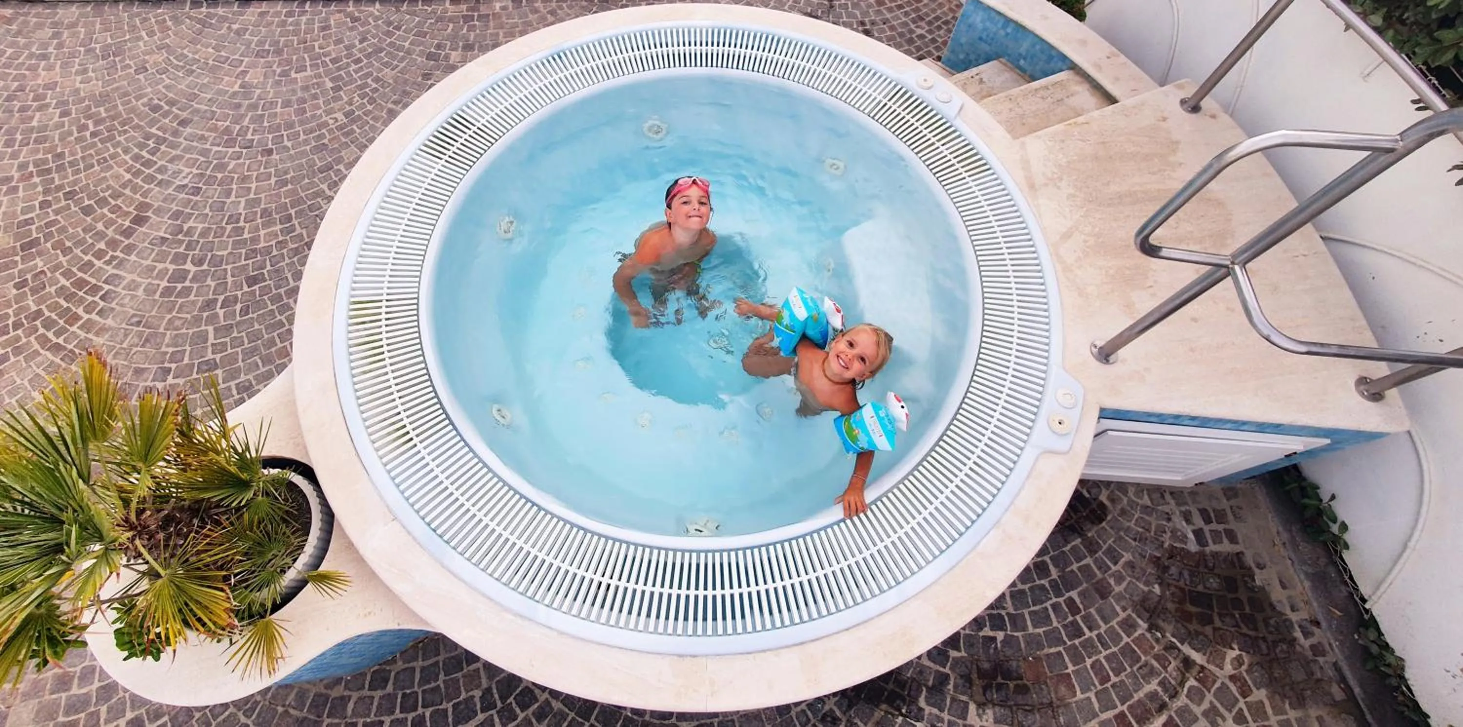 Hot Tub in Hotel Rosa Maria Elite