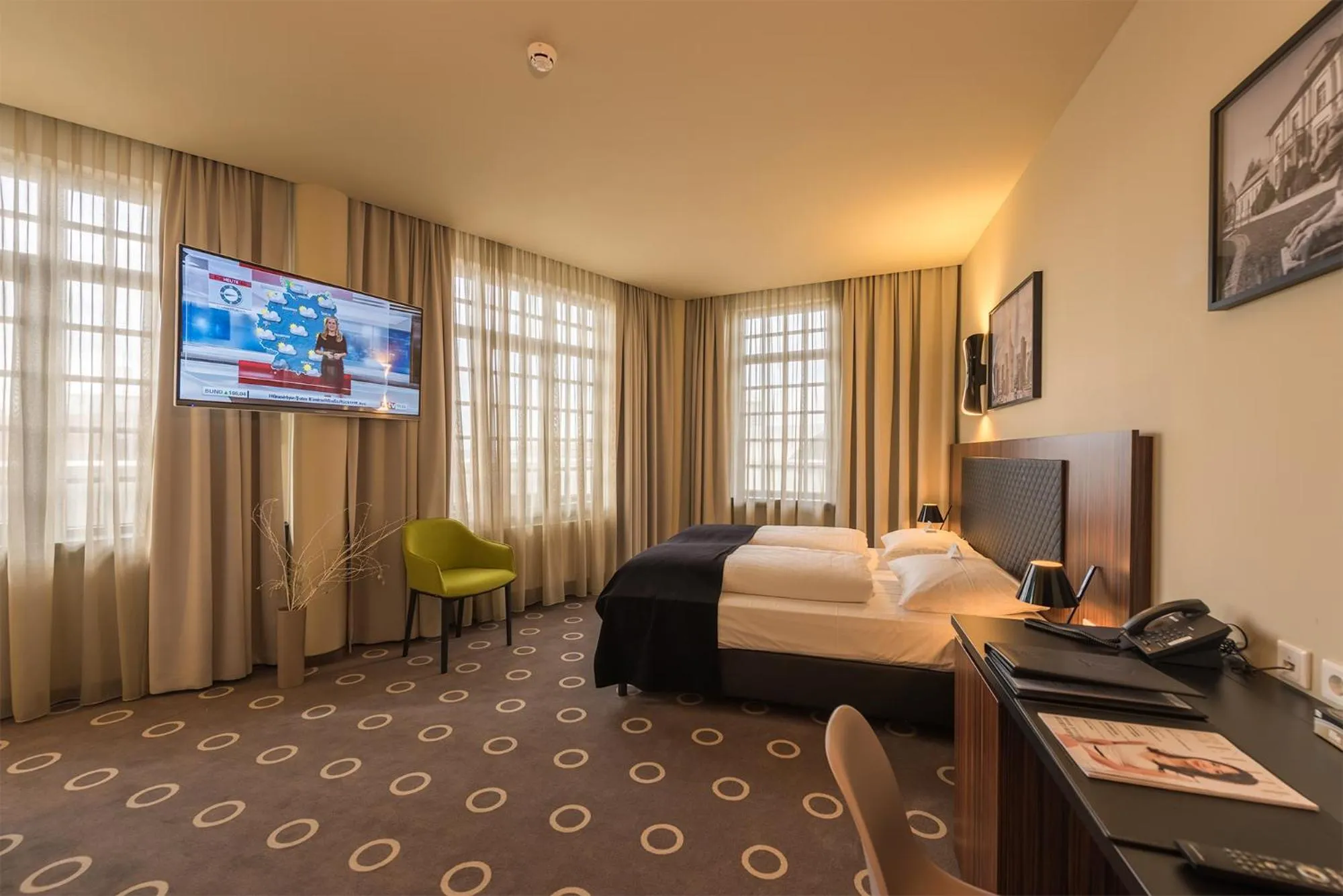 Bedroom, Bed in The Frankfurt