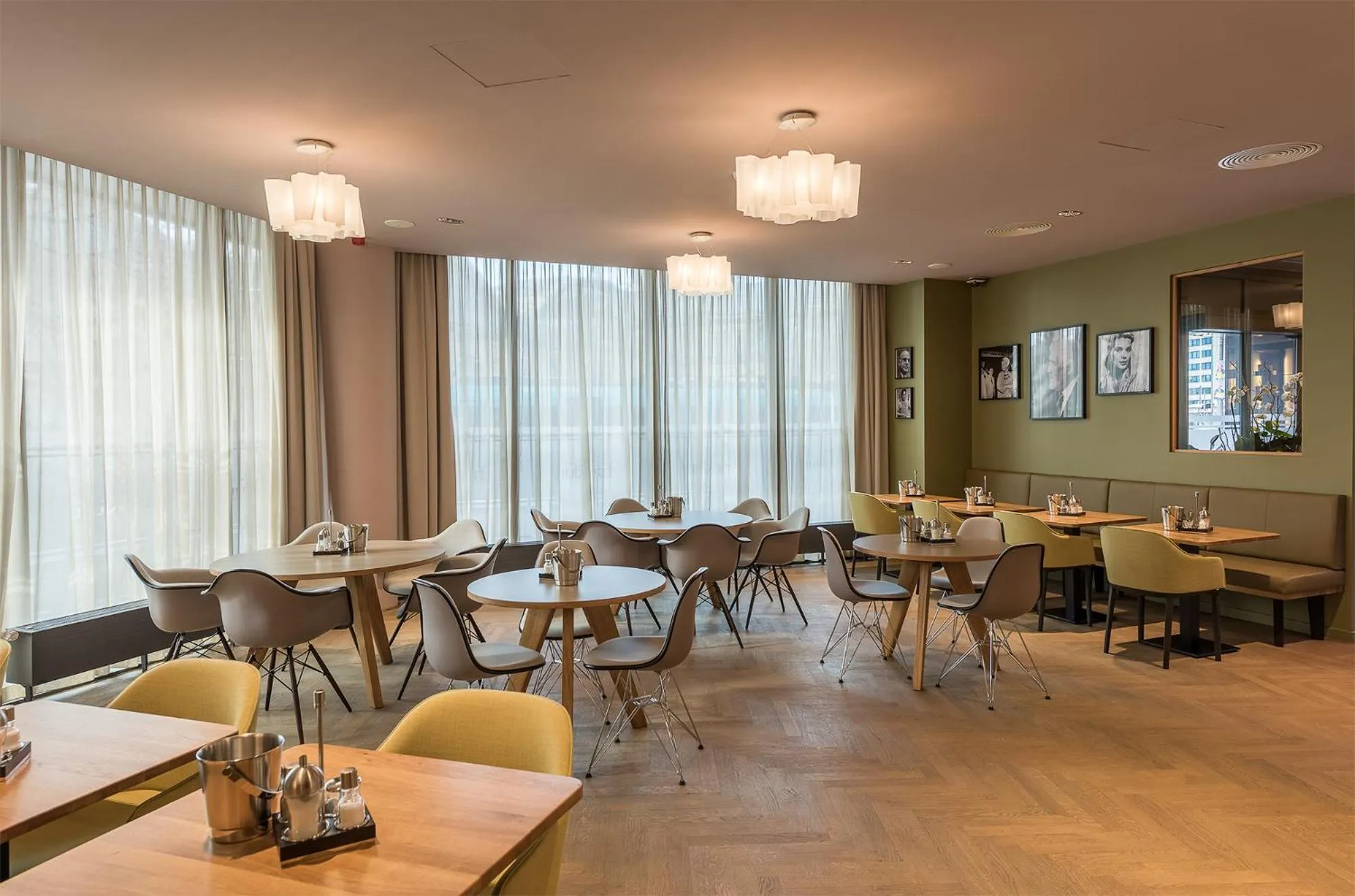 Restaurant/places to eat in The Frankfurt