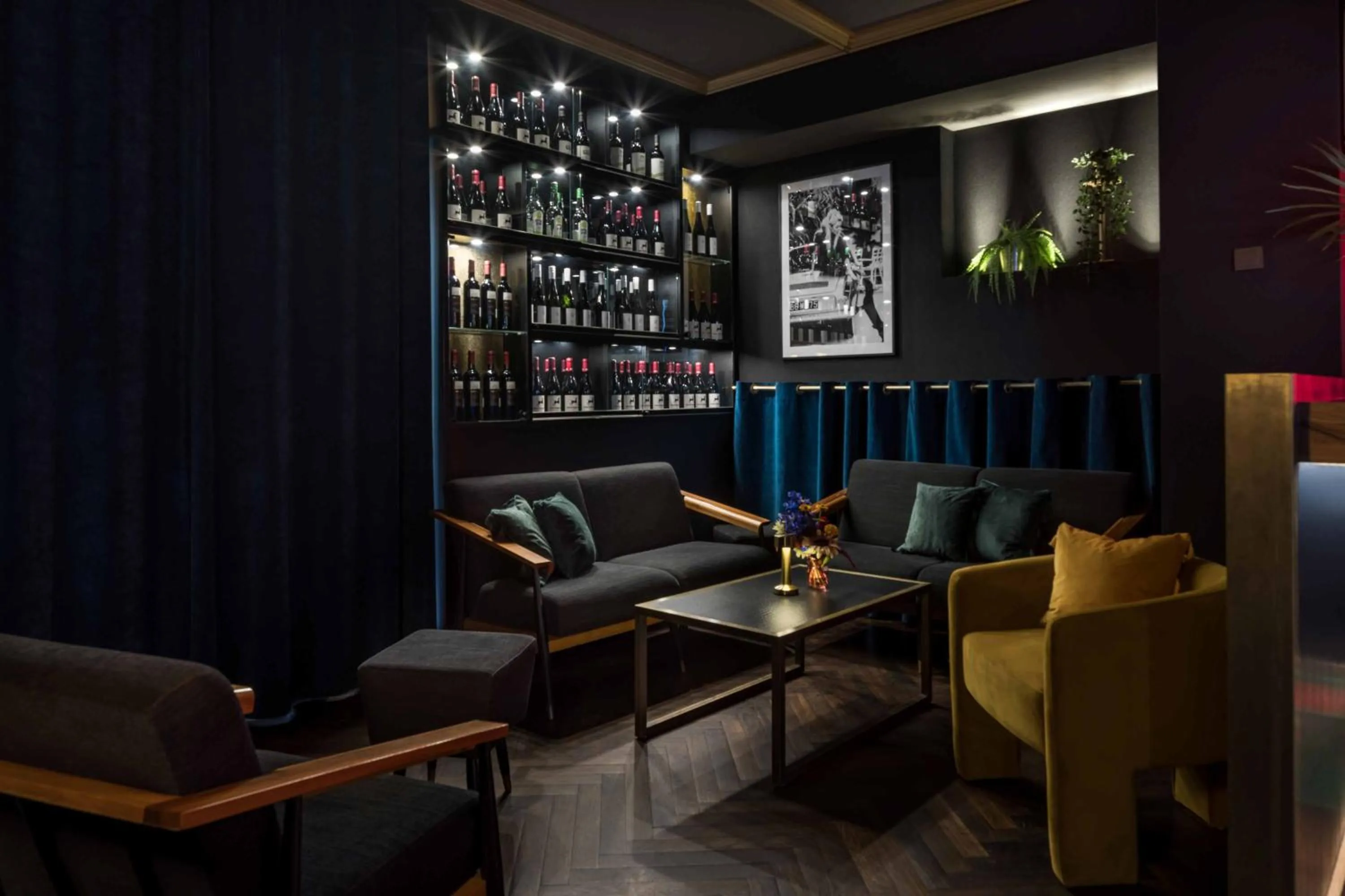 Lounge or bar in Hotel ZOE by AMANO