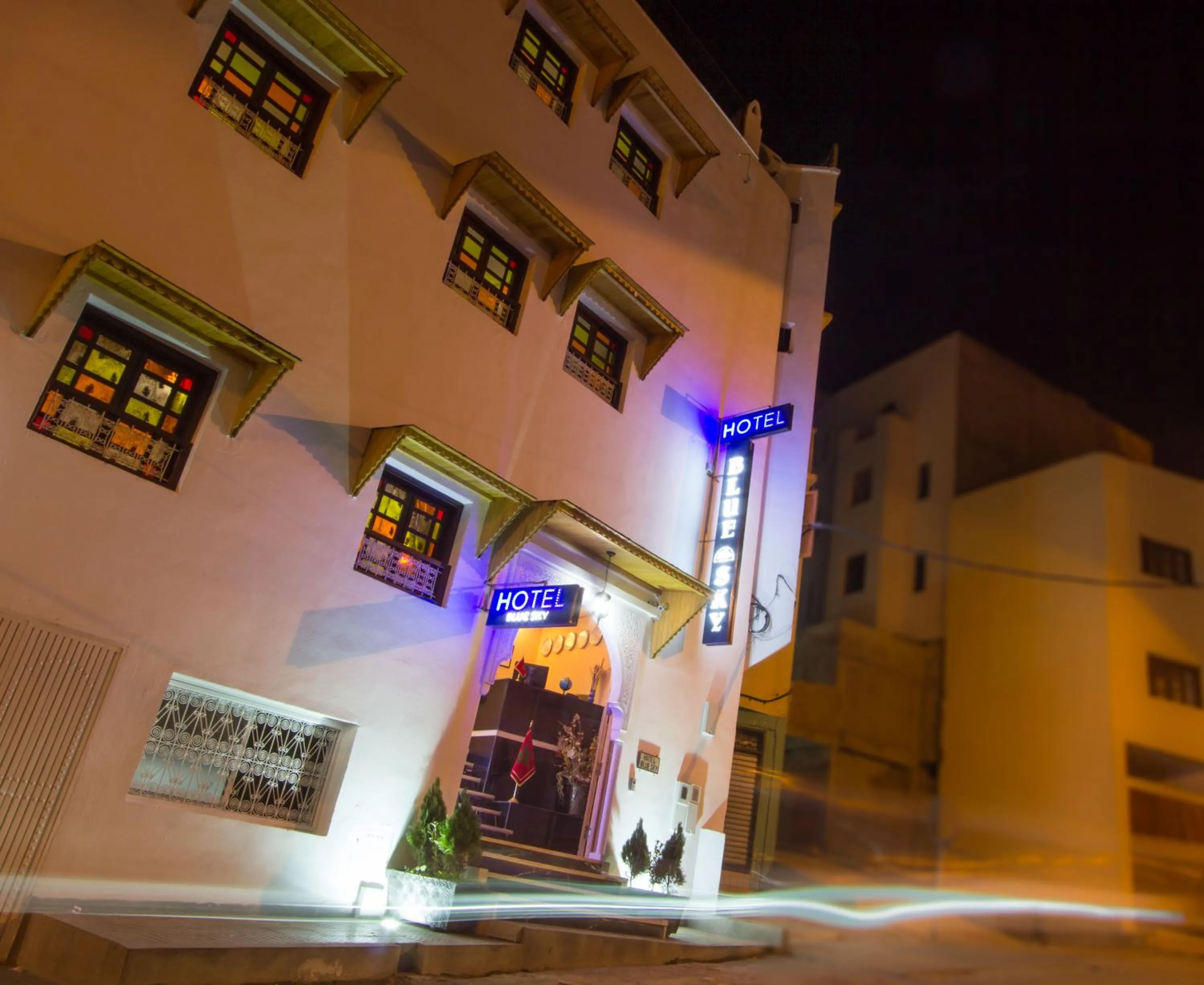 Facade/entrance in Hôtel BLUE SKY