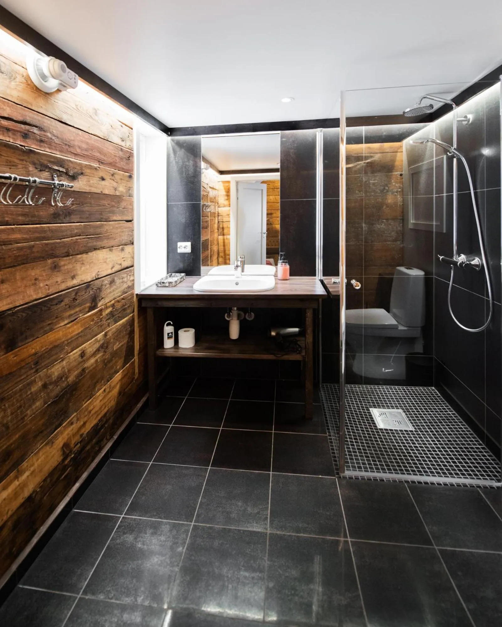 Bathroom in Hattvika Lodge