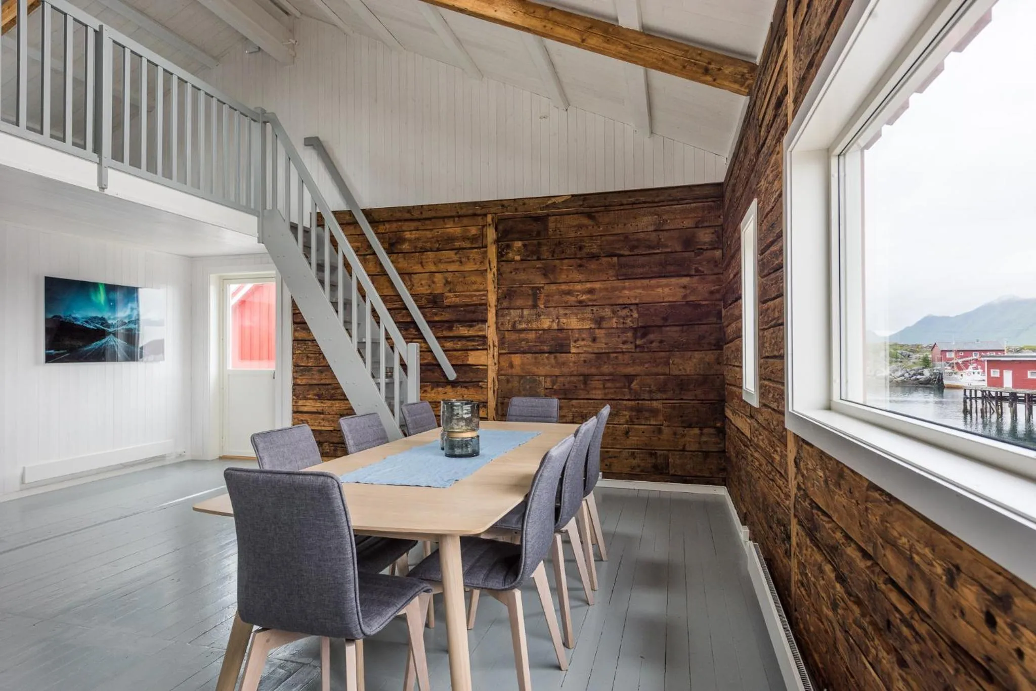 Day in Hattvika Lodge