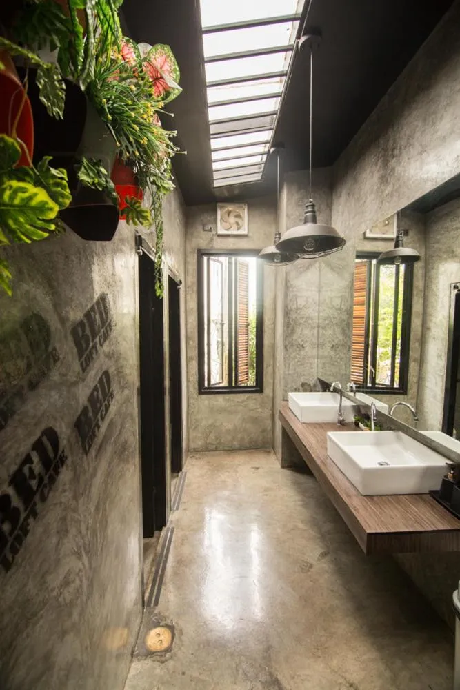 Restaurant/places to eat in Bed Loft Cafe