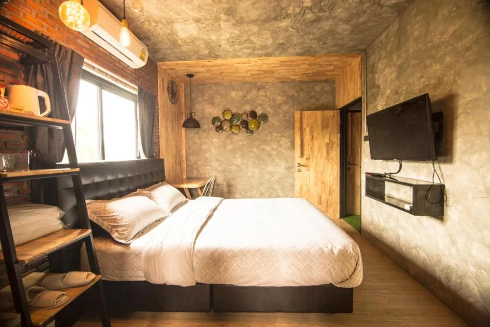 Photo of the whole room, Bed in Bed Loft Cafe