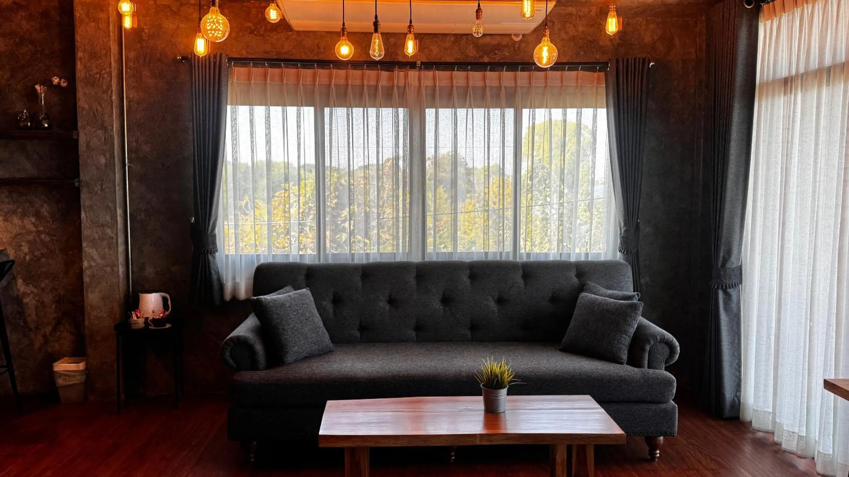 Living room in Bed Loft Cafe