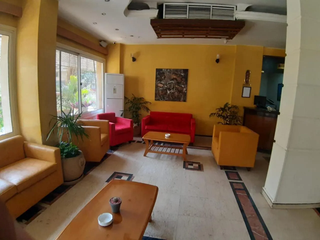 Facade/entrance in King Hotel Cairo