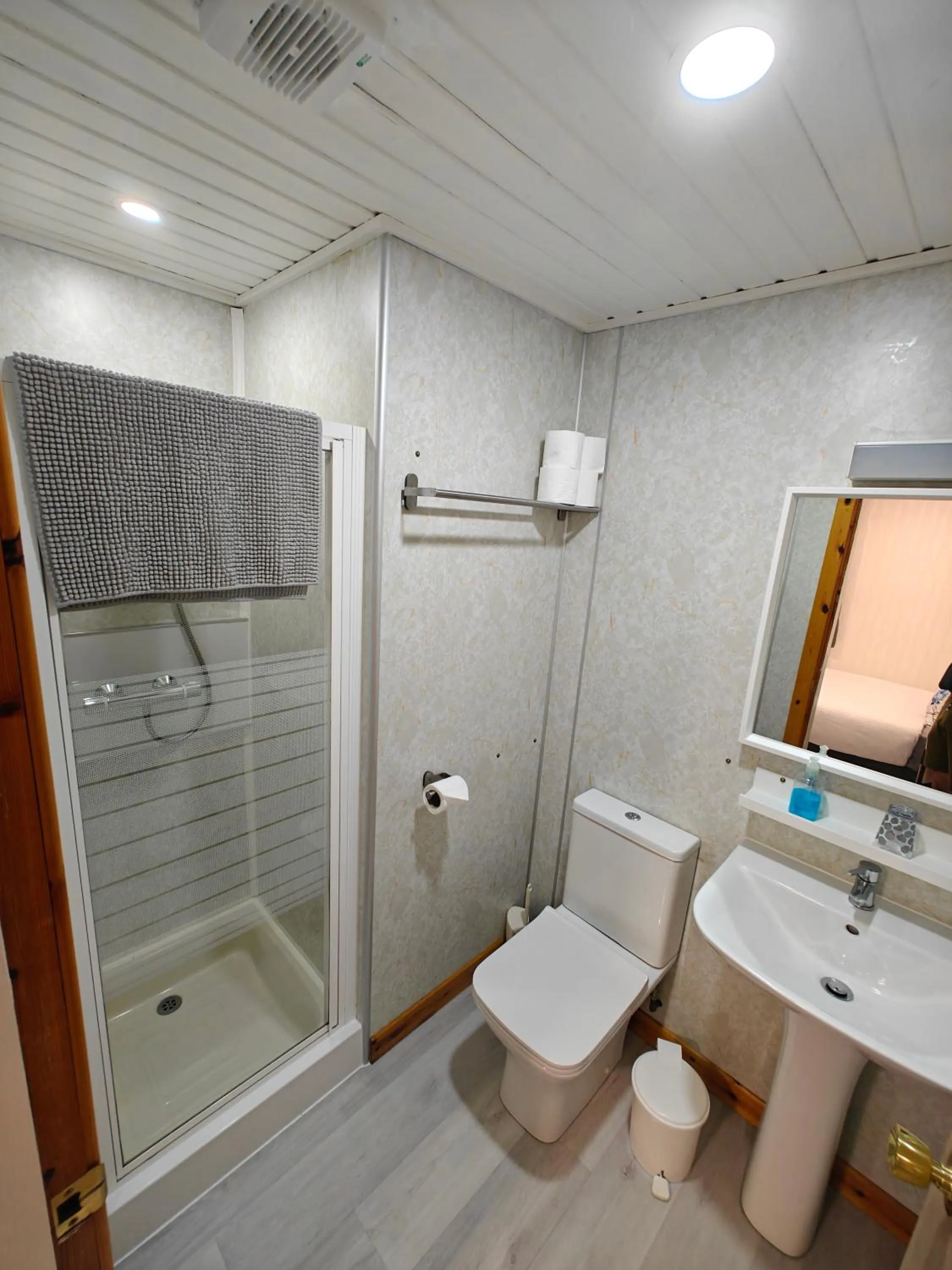 Bathroom in The Jays Guest House