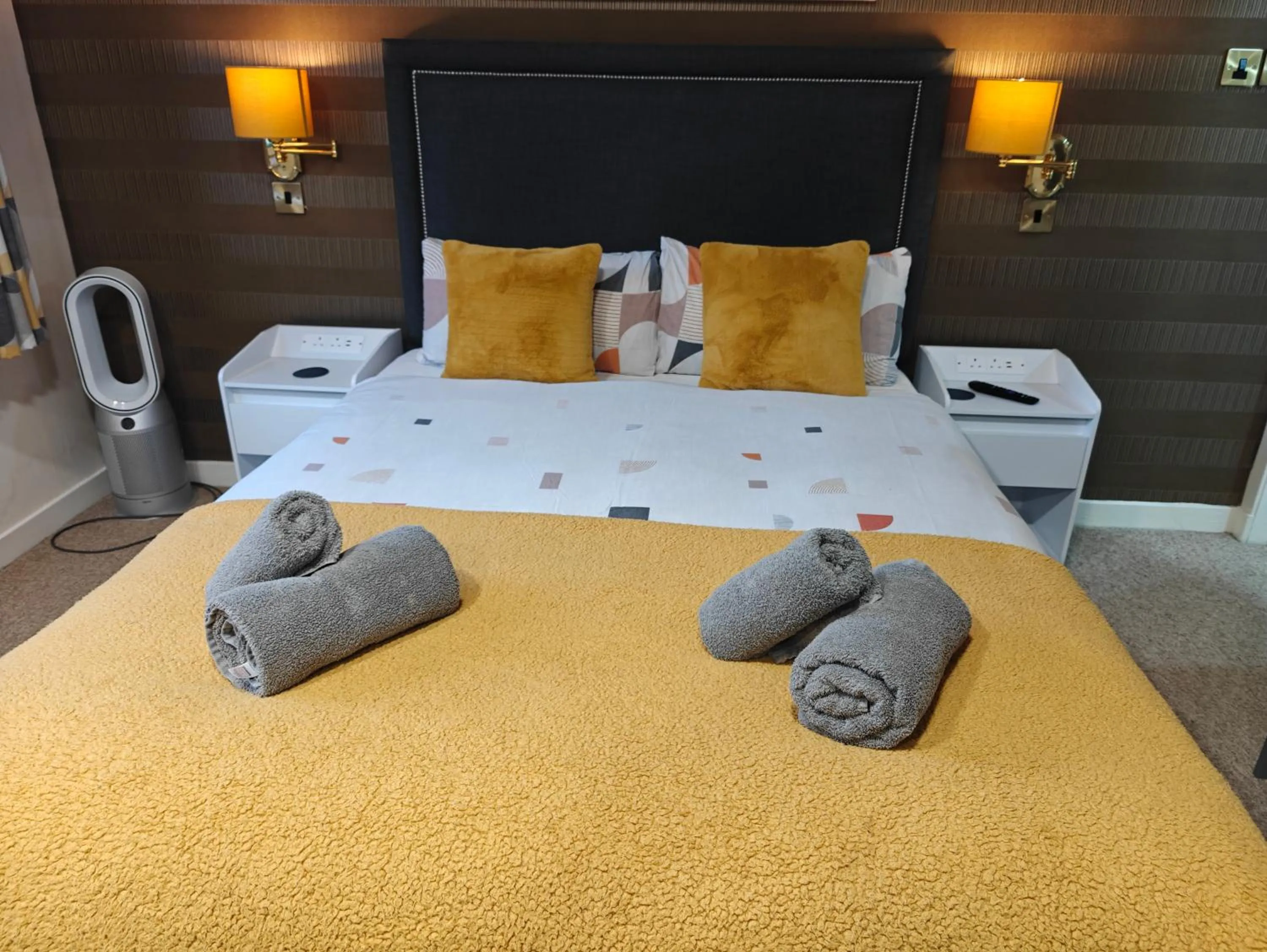 Bedroom, Bed in The Jays Guest House