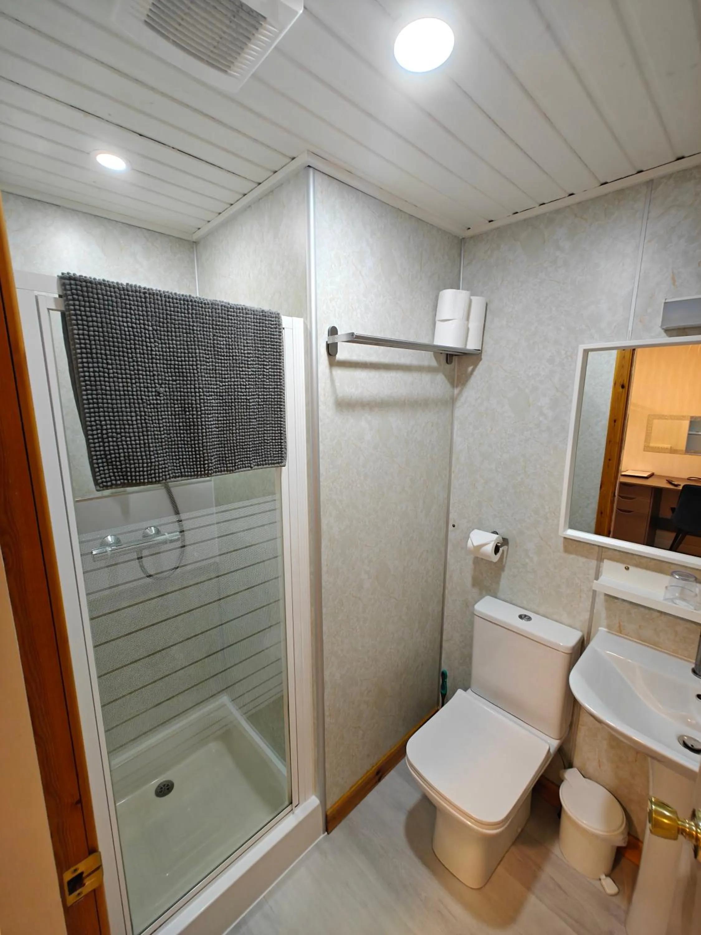 Bathroom in The Jays Guest House