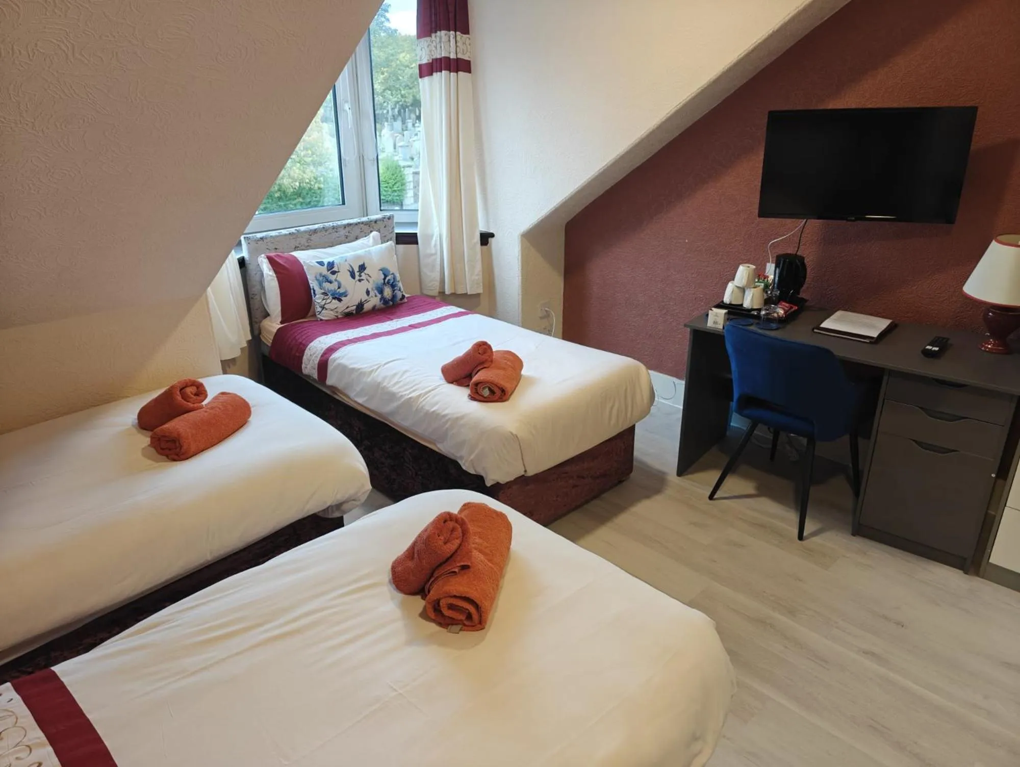 Bedroom, Bed in The Jays Guest House