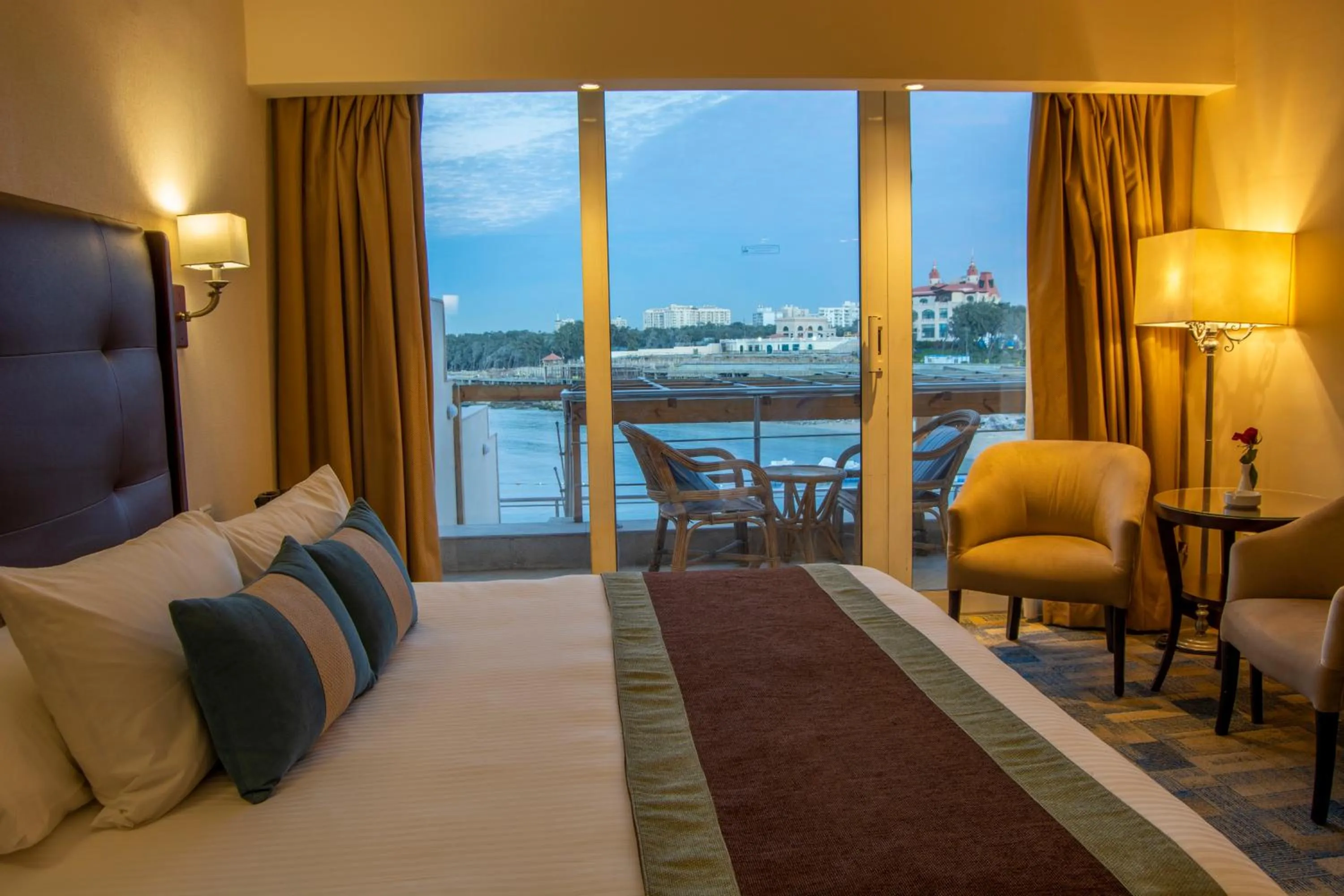 Bed in Helnan Royal Palestine Hotel - Montazah Gardens