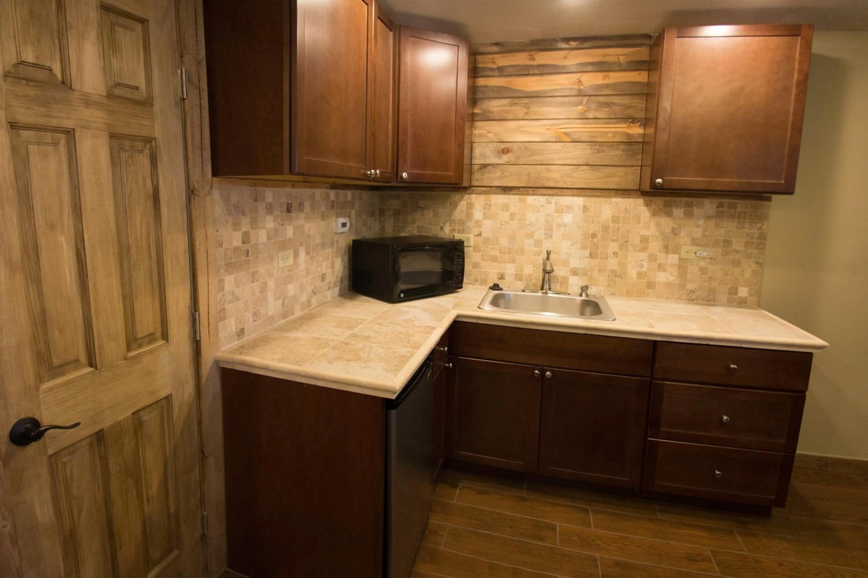 Kitchen or kitchenette in The Silver Lake Lodge - Adults Only