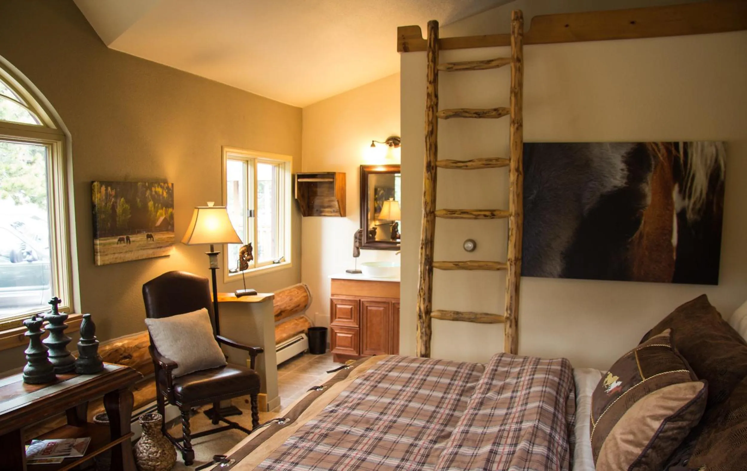 Photo of the whole room, Bed in The Silver Lake Lodge - Adults Only