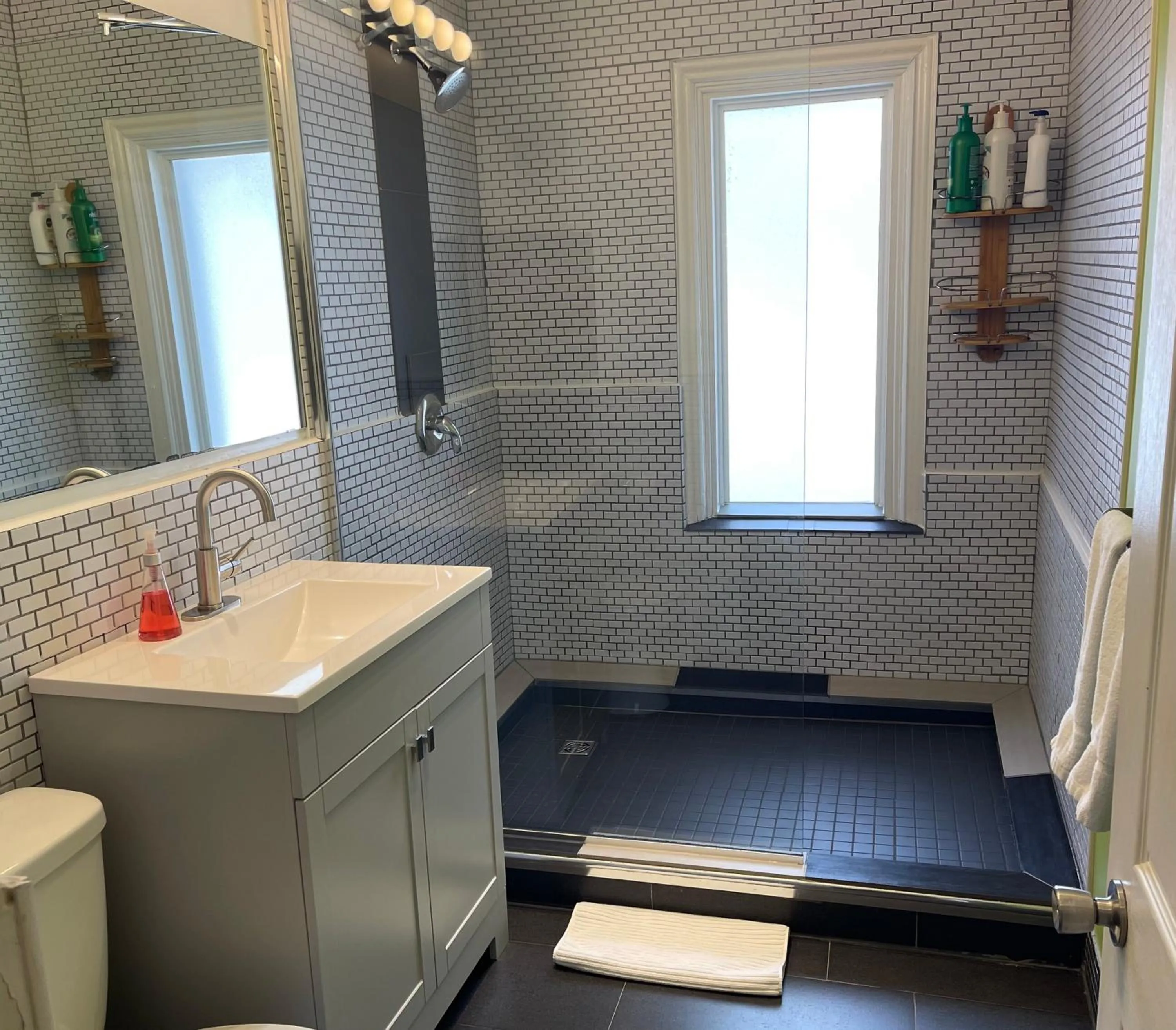 Shower in Barefoot Inn