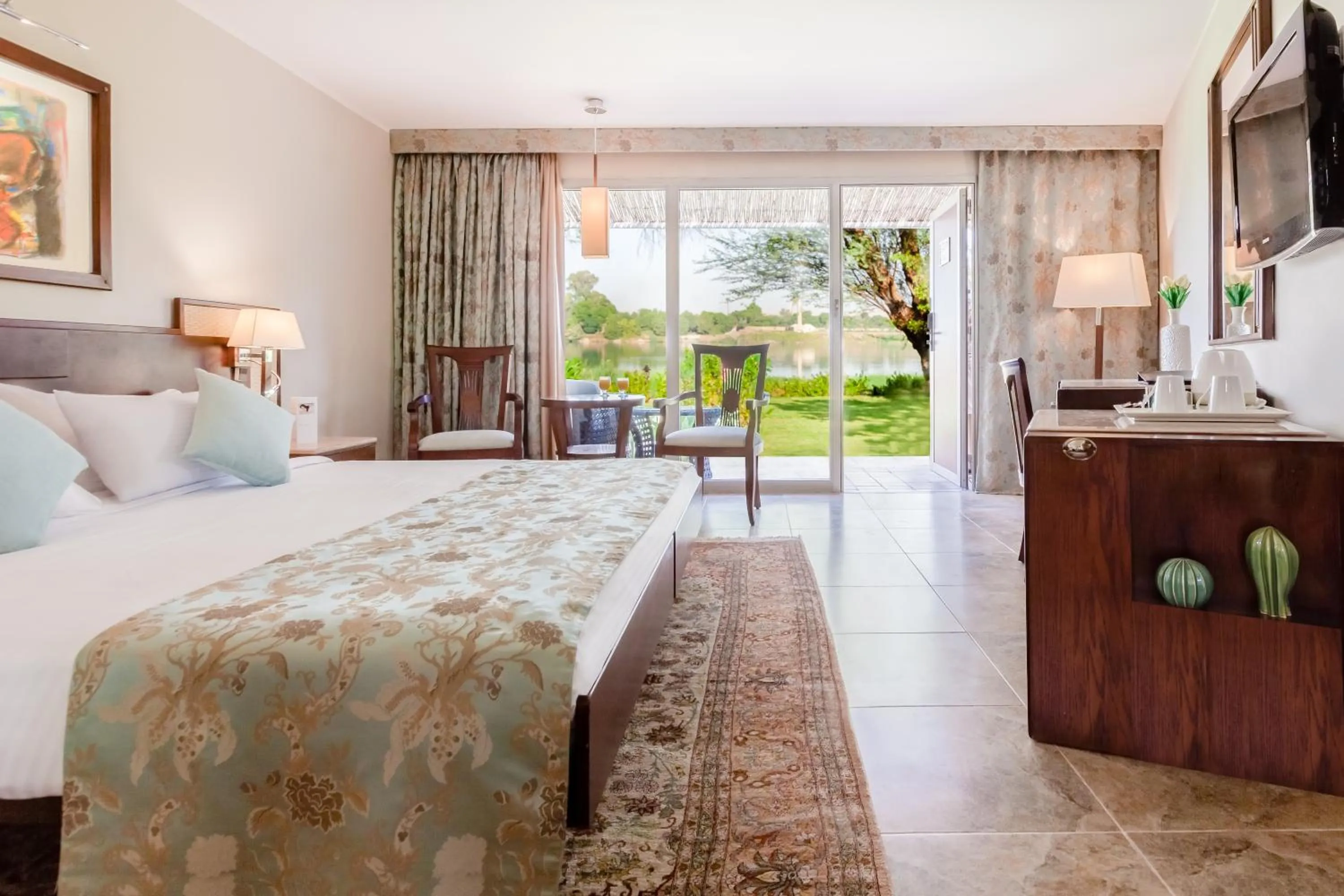 Bed in Jolie Ville Hotel & Spa Kings Island Luxor