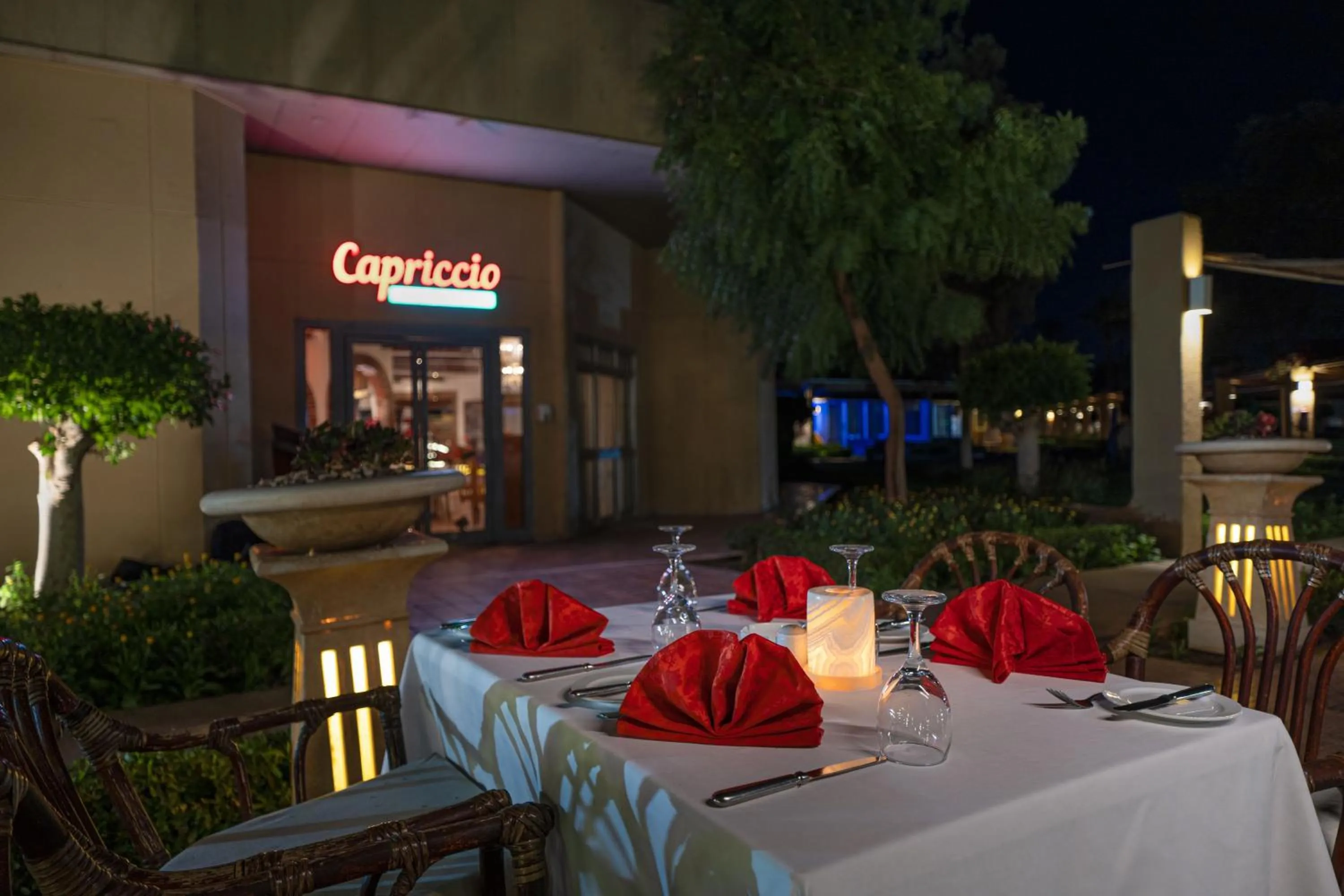 Restaurant/places to eat in Jolie Ville Hotel & Spa Kings Island Luxor