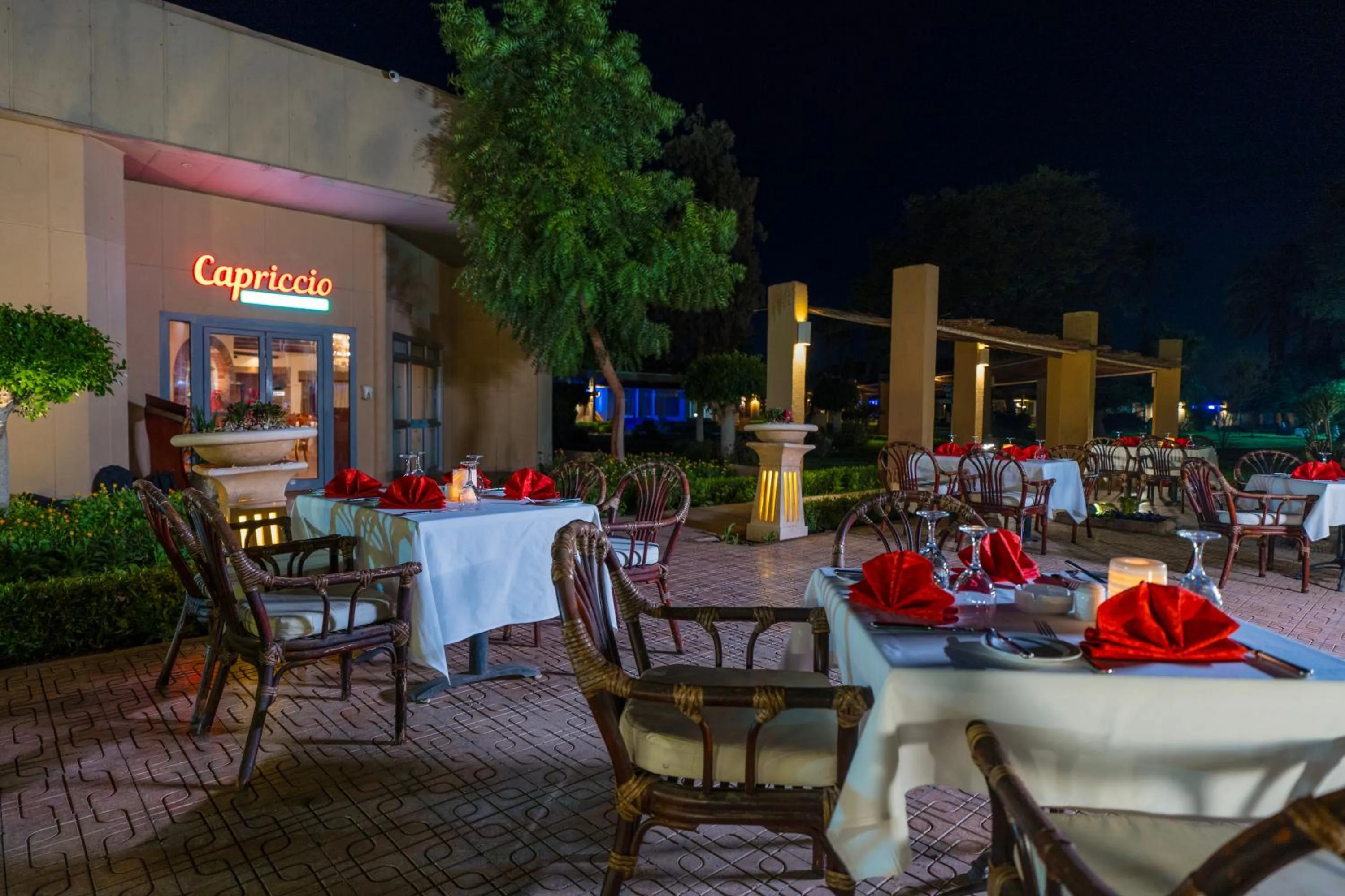 Restaurant/places to eat in Jolie Ville Hotel & Spa Kings Island Luxor