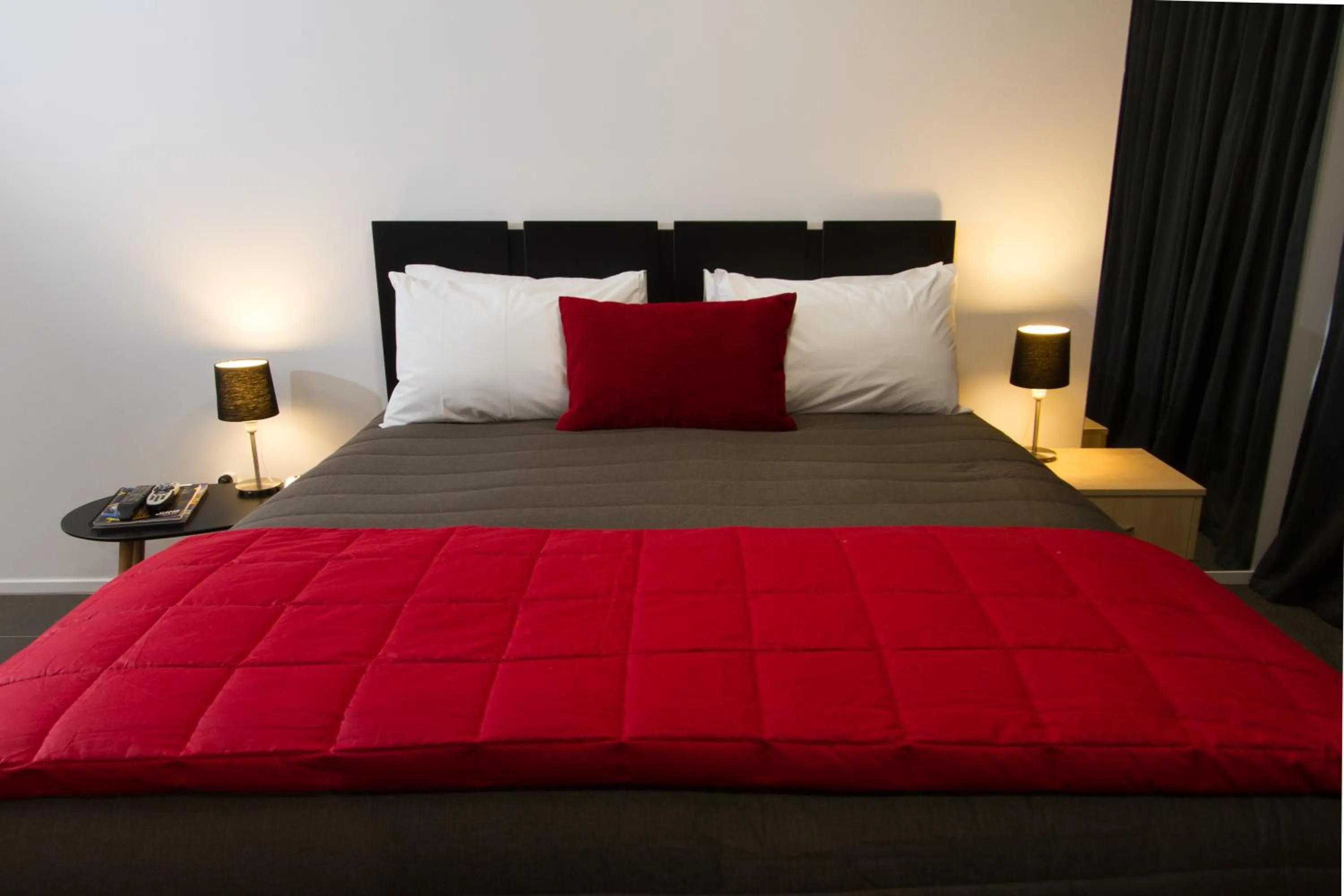 Bed in 538 Great King Motel