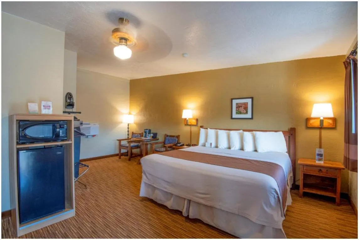 Bed in Thunderbird Lodge