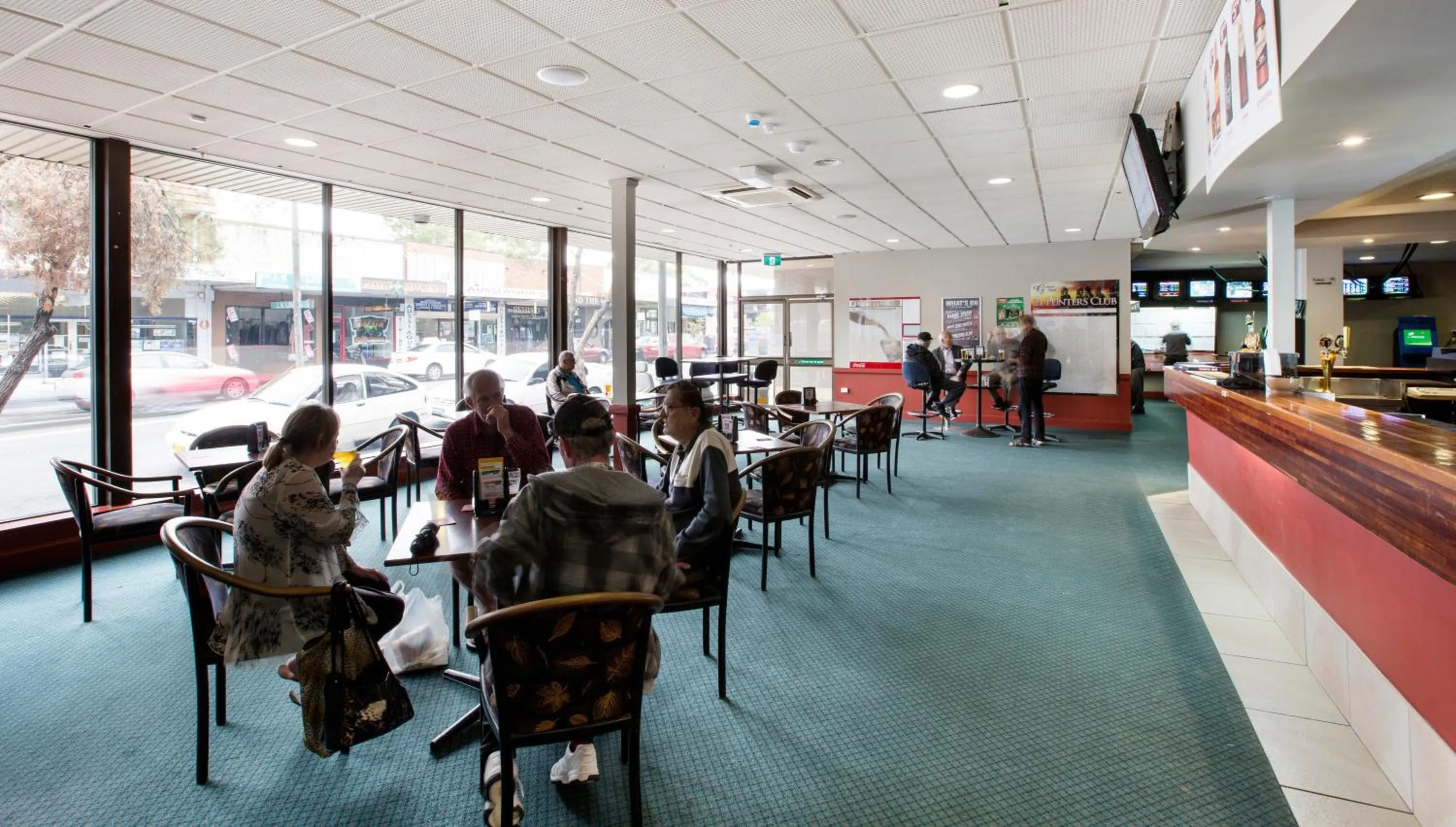 Restaurant/places to eat in Greenacre Hotel