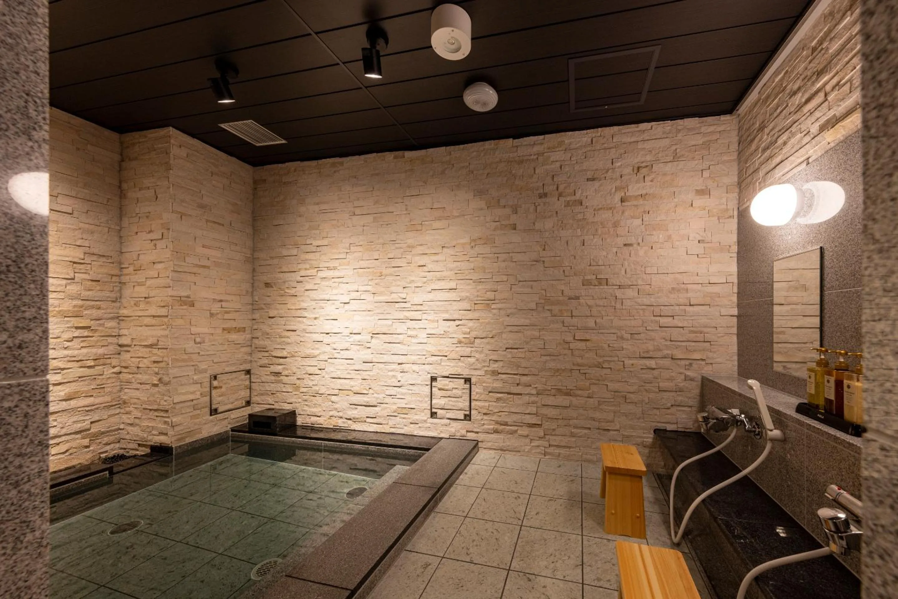 Public Bath in Ryokan Ginkaku Kyoto