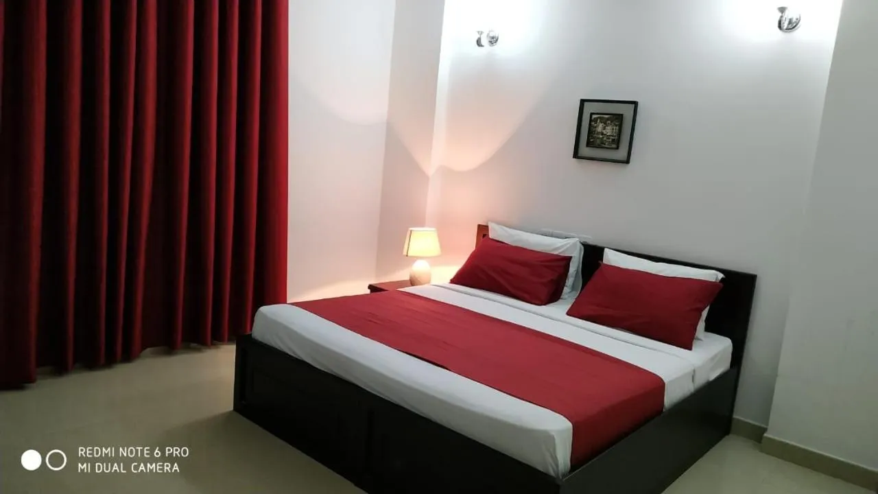 Bedroom, Bed in Azaiba Hotel Apartments