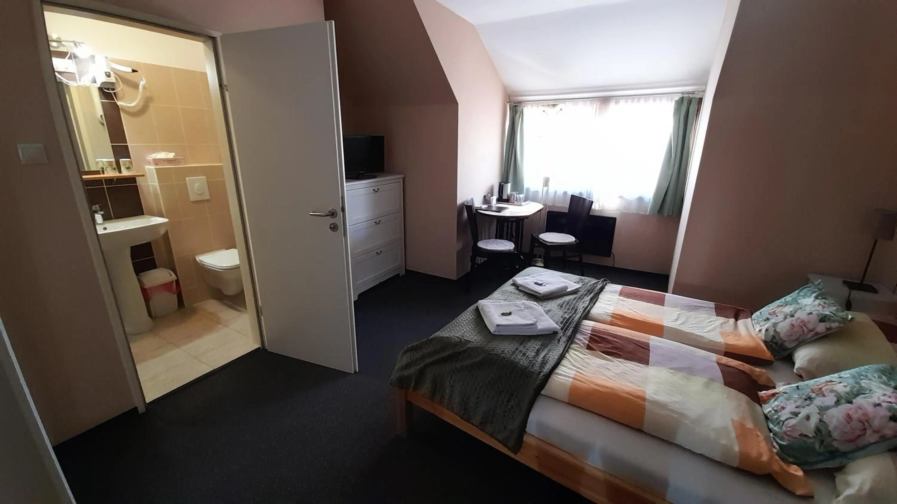 Bed in Jasmin Privatzimmer