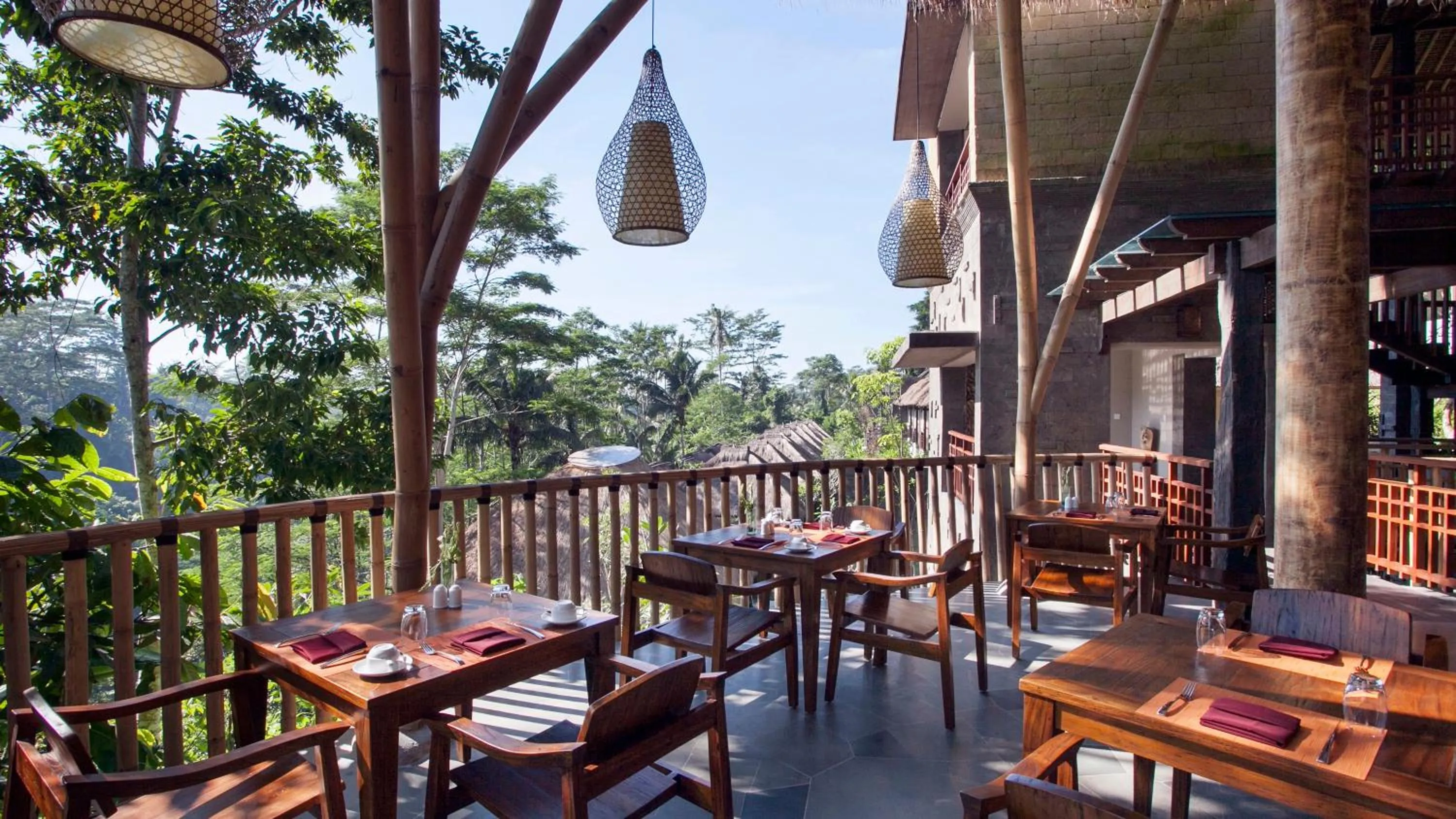 Restaurant/places to eat in Tejaprana Resort & Spa