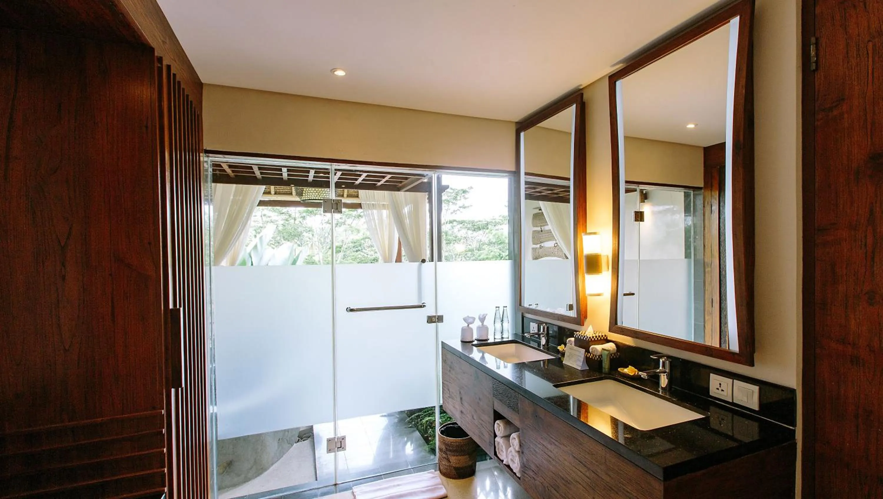 Bathroom in Tejaprana Resort & Spa
