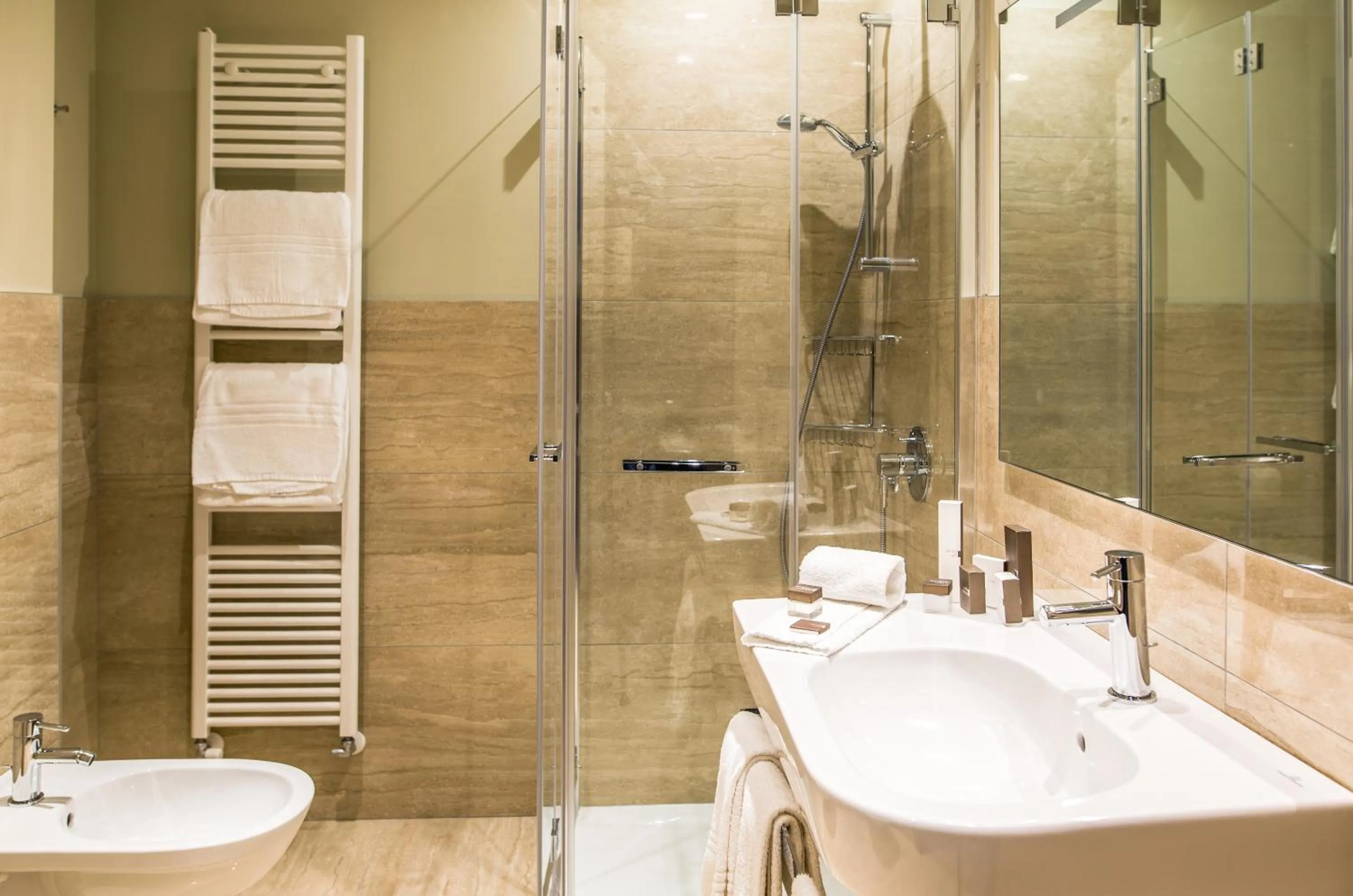 Bathroom in Locanda al Vescovo & SPA