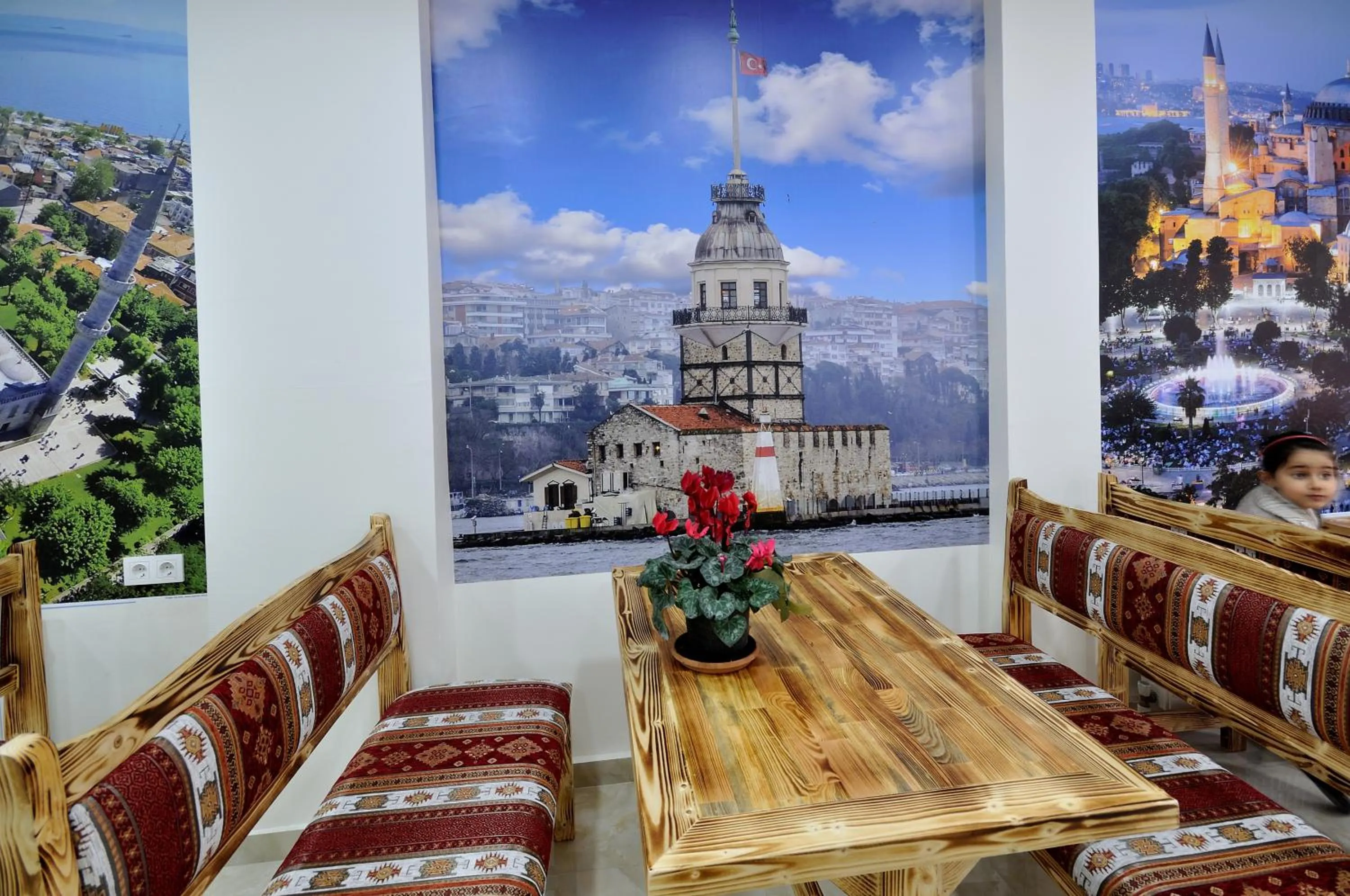 Restaurant/places to eat in Seyri Istanbul Hotel