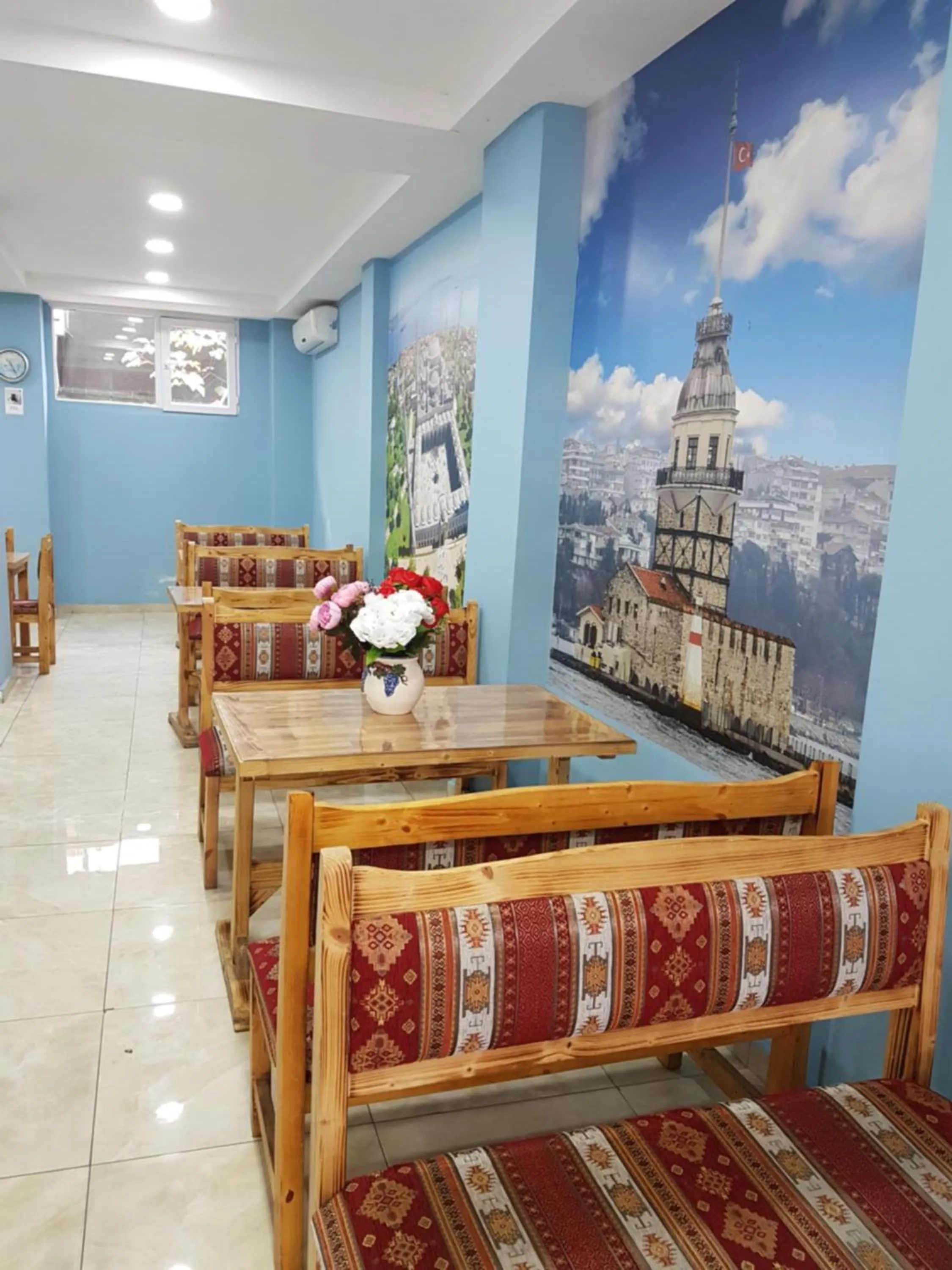 Restaurant/places to eat in Seyri Istanbul Hotel