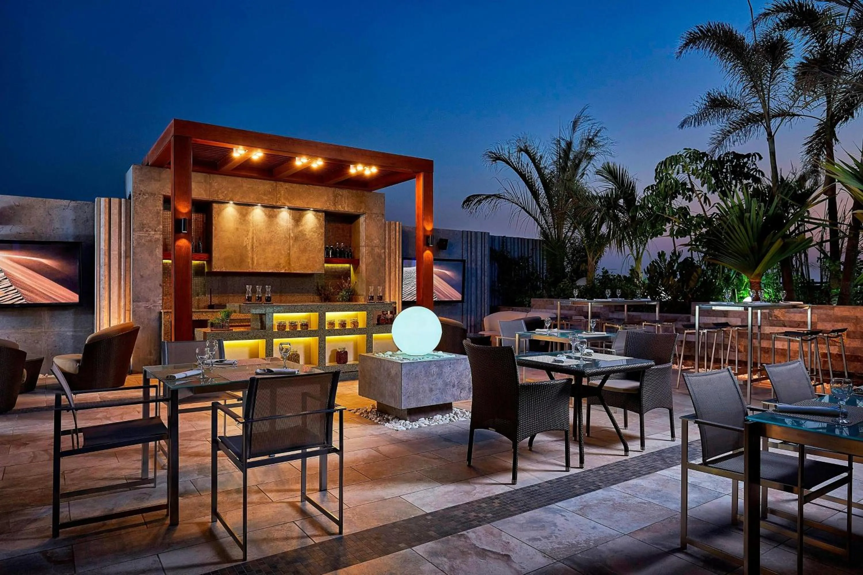 Lounge or bar in JW Marriott Hotel Cairo