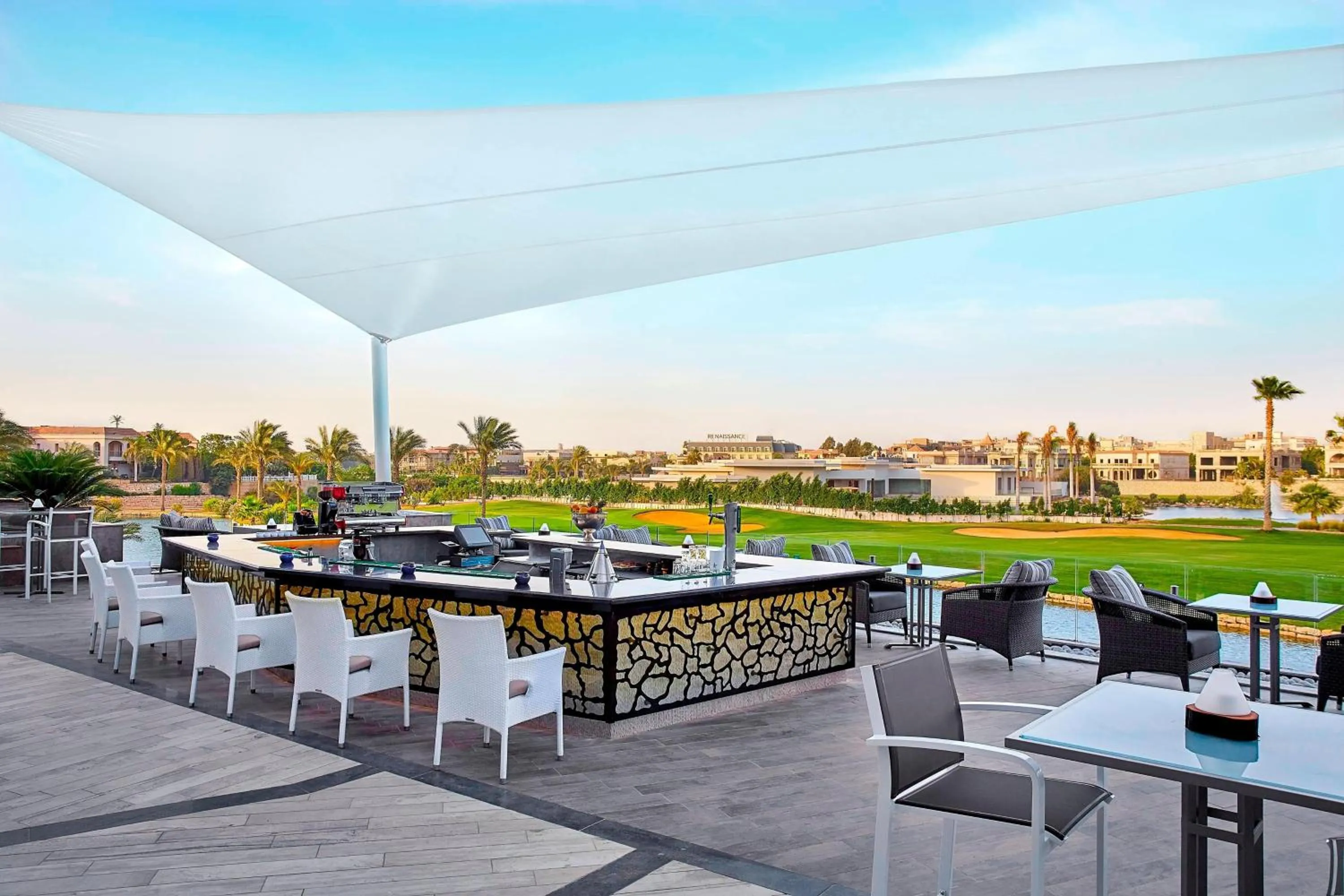 Lounge or bar in JW Marriott Hotel Cairo