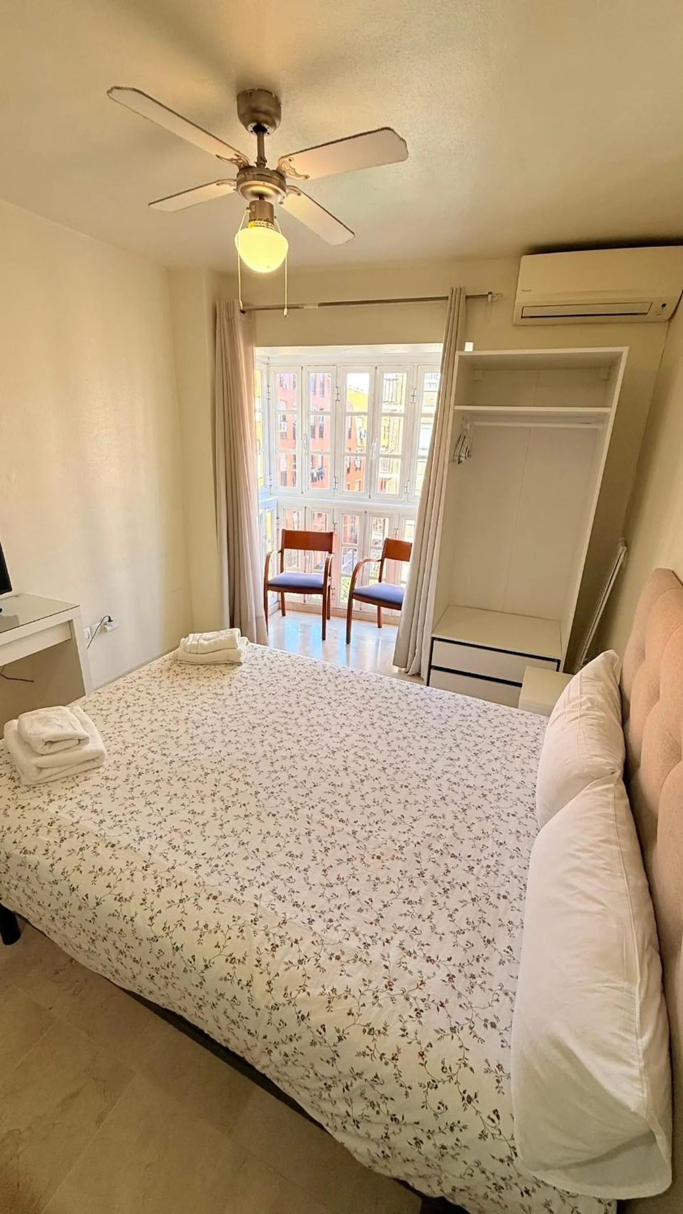 Bed in Fan Flat Mariscal