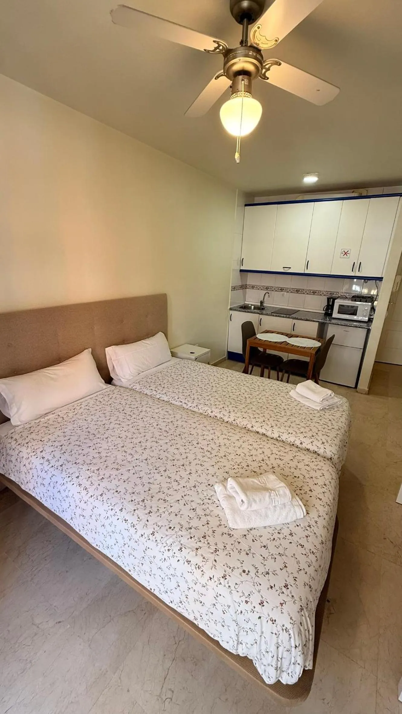 Bed in Fan Flat Mariscal